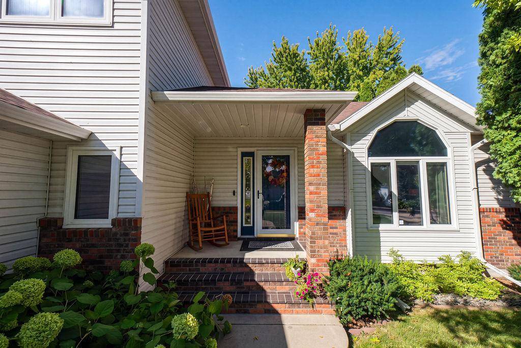 3101 37 1/2 AVE S, Fargo, ND 58104