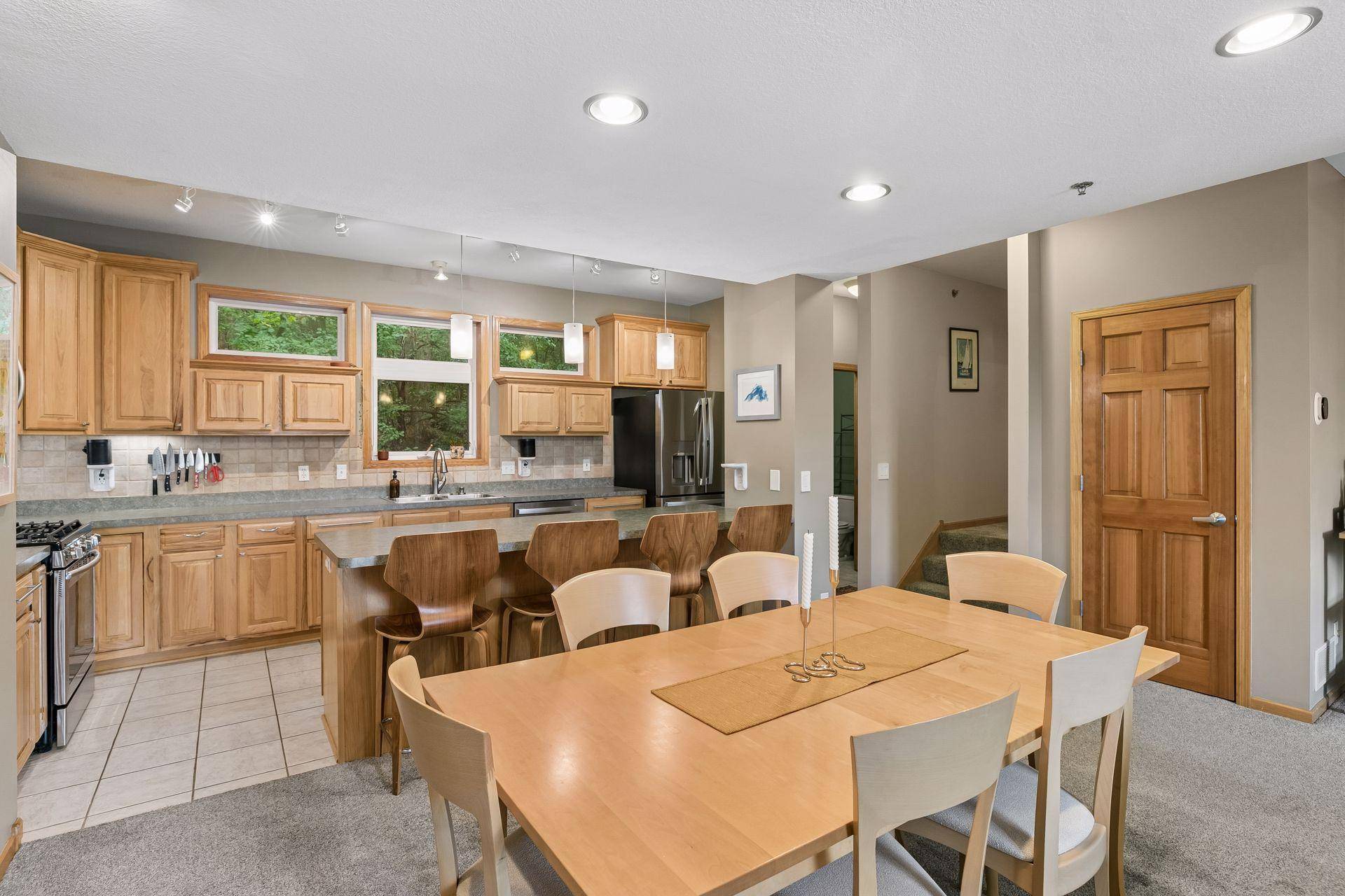 9820 Cove DR, Minnetonka, MN 55305