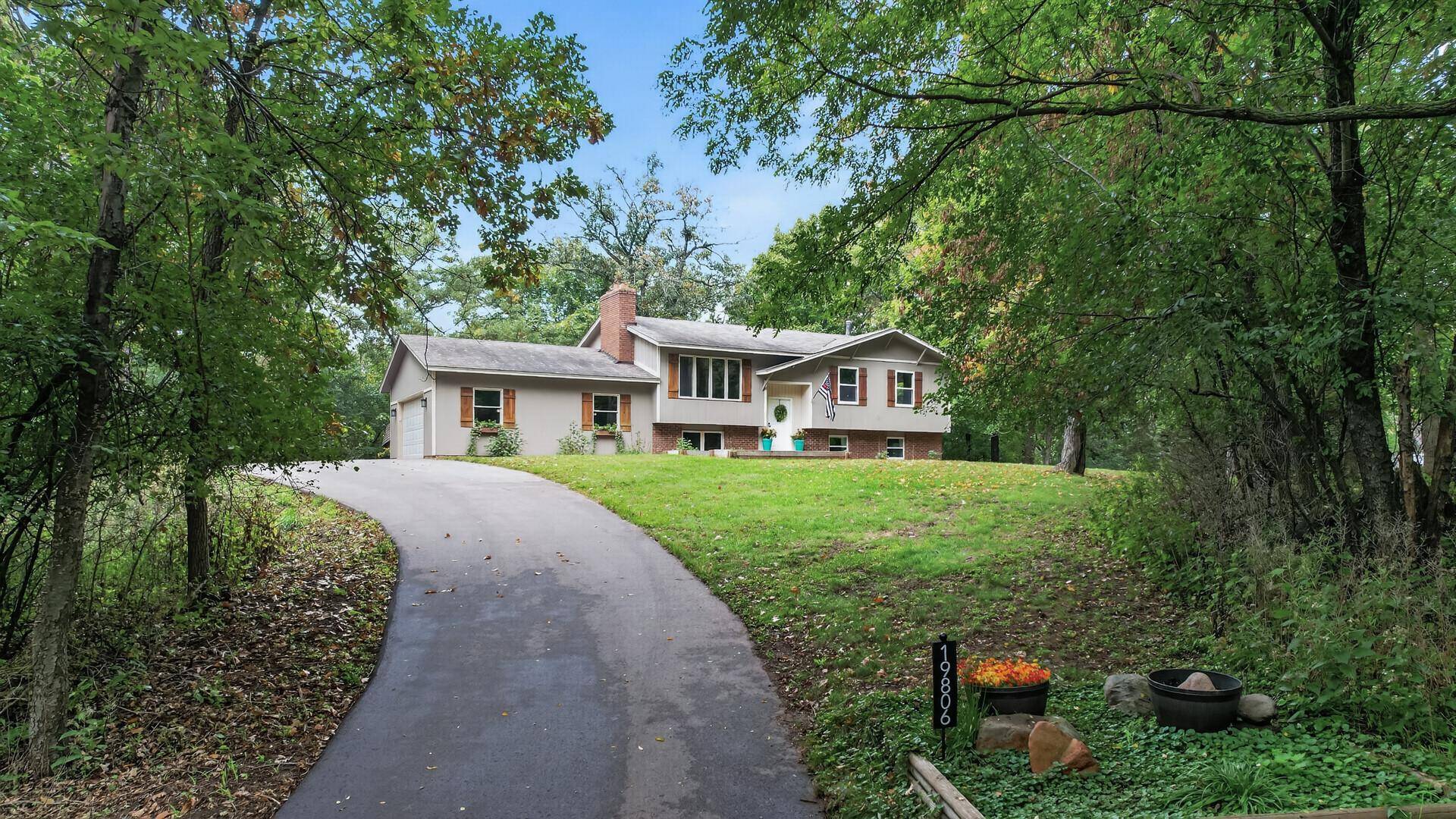 19806 Rush ST NW, Elk River, MN 55330