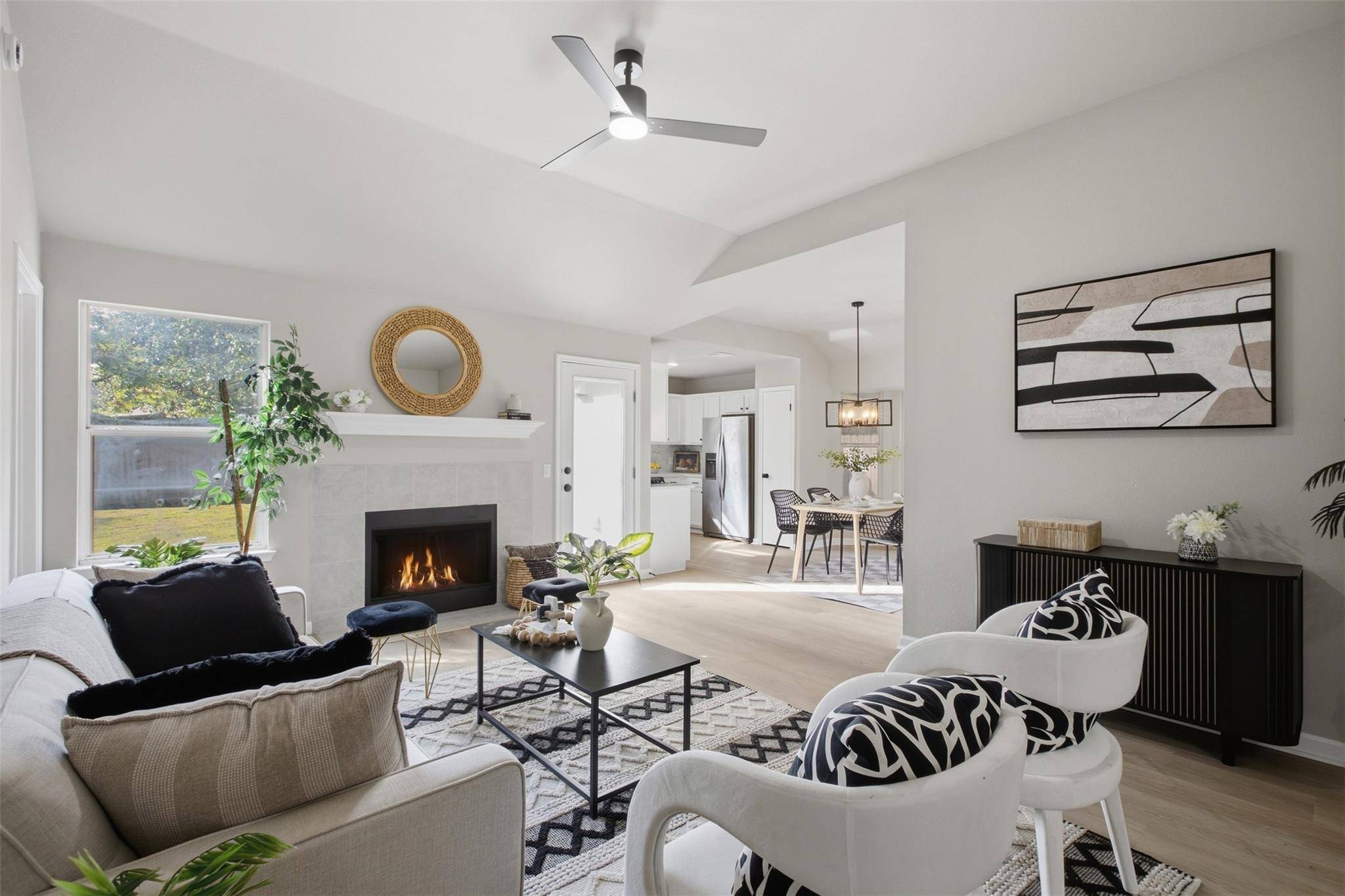 812 HONEYSUCKLE DR, Leander, TX 78641