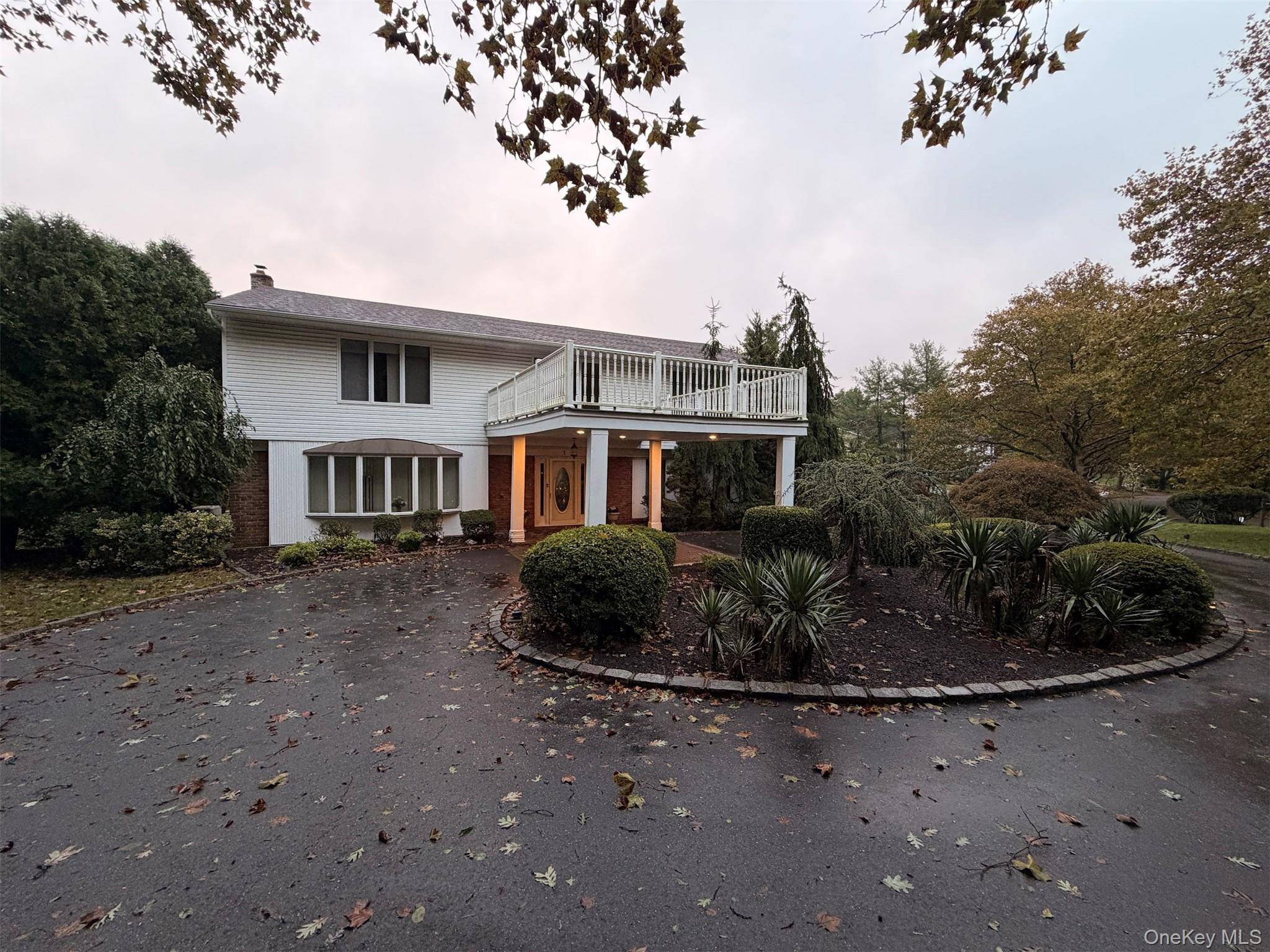 1 Somner DR, Dix Hills, NY 11746