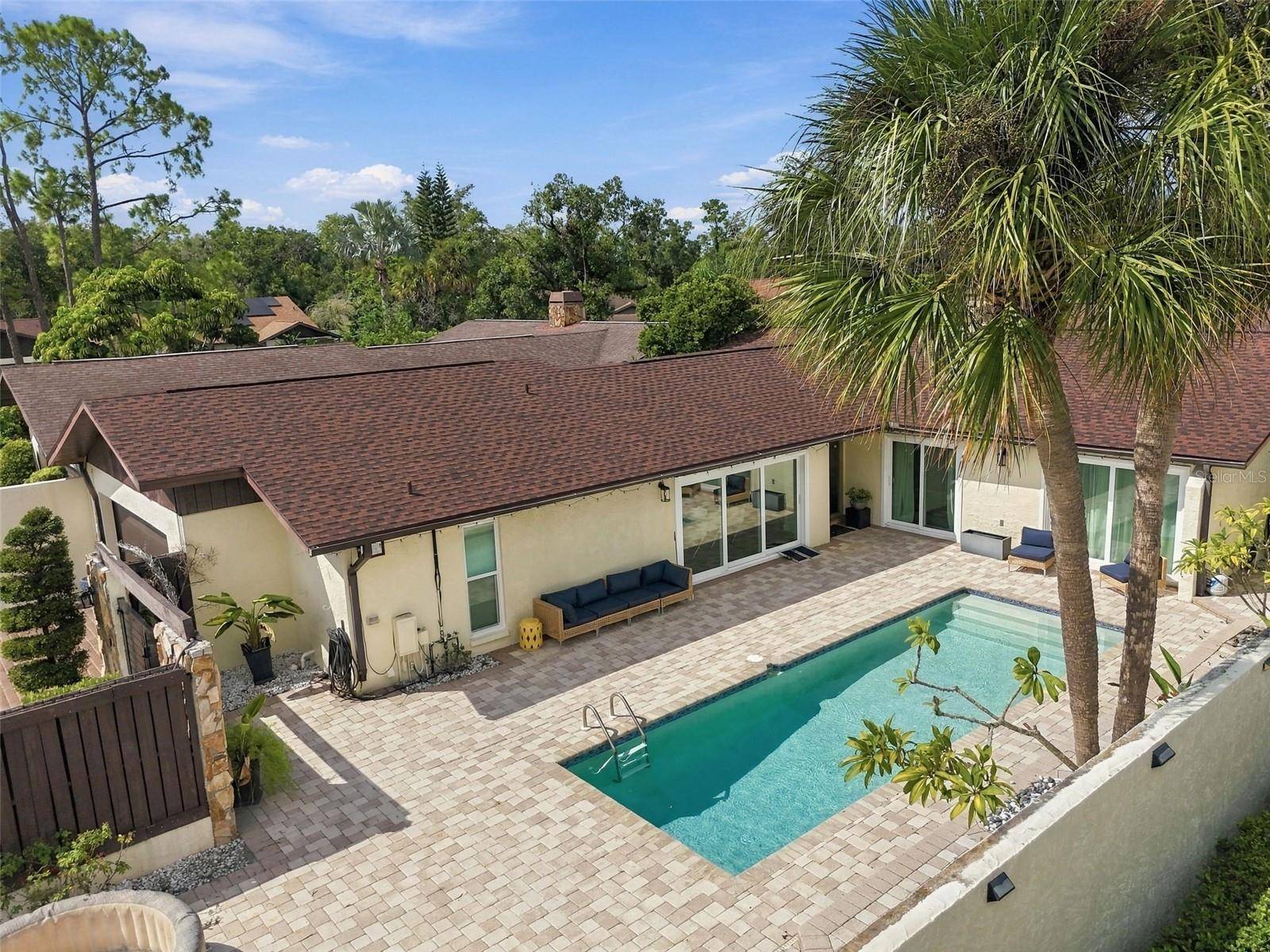 5041 PALOMA DR, Tampa, FL 33624