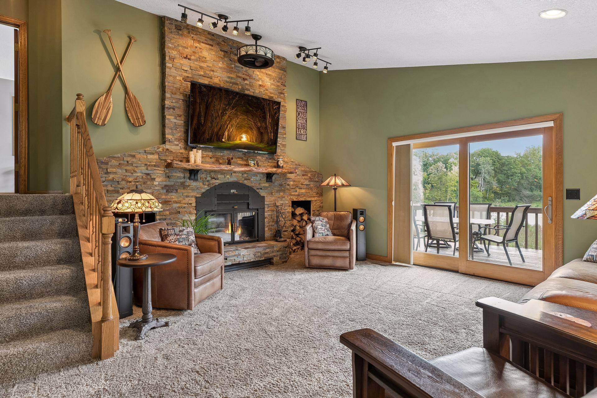 854 Palm CT, Maplewood, MN 55109