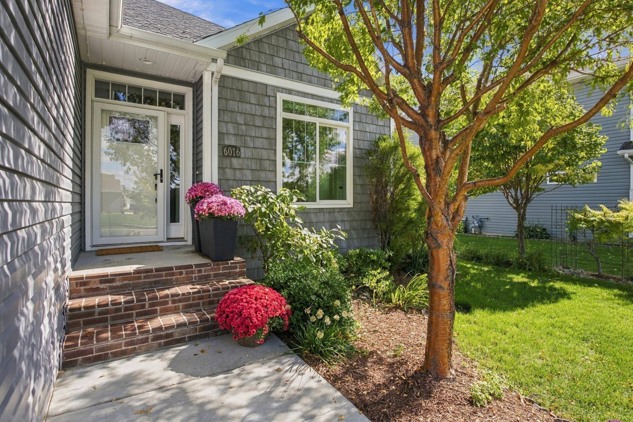 6016 Autumn DR S, Fargo, ND 58104