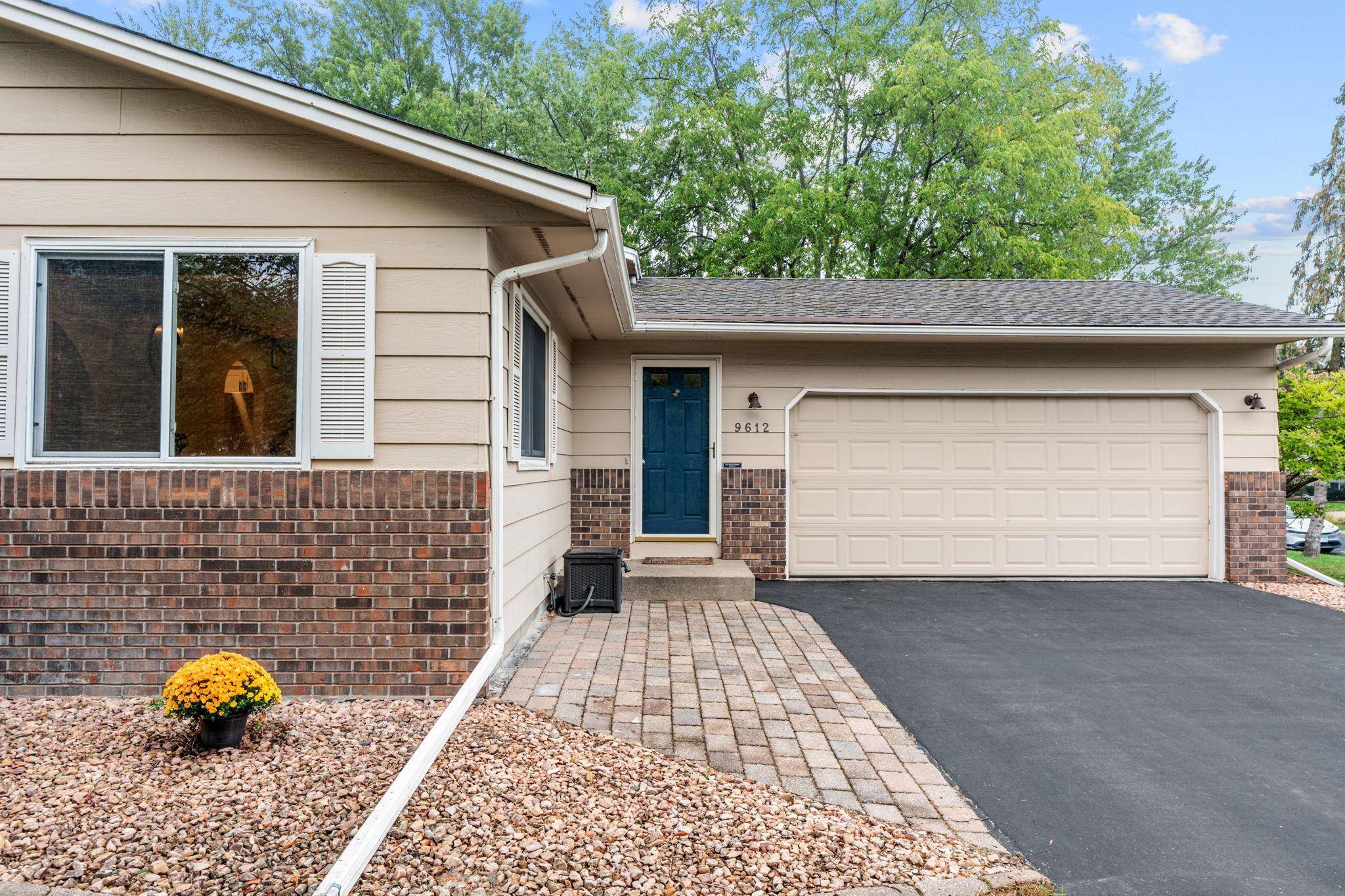 9612 Union Terrace LN N, Maple Grove, MN 55369