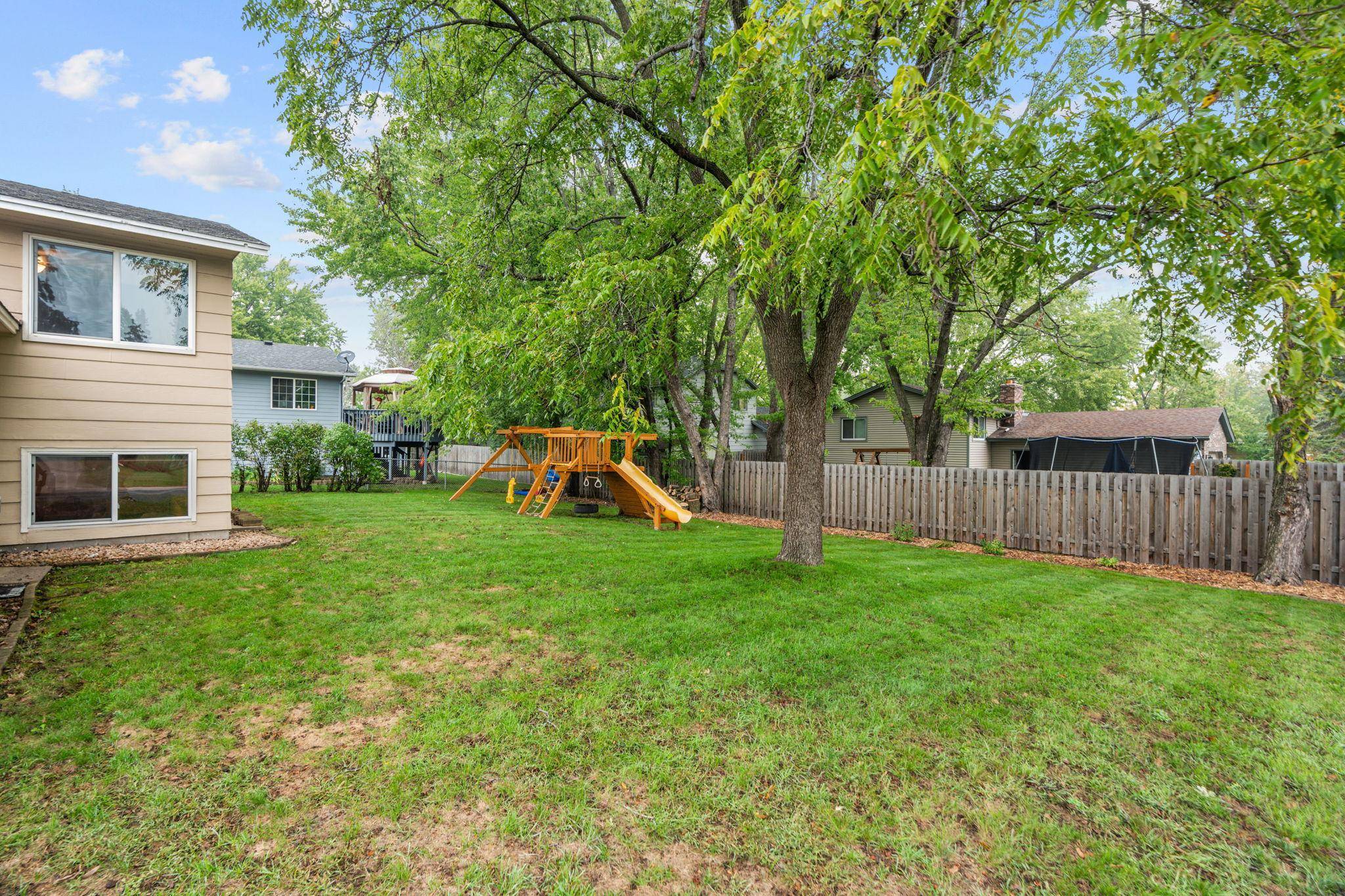 9612 Union Terrace LN N, Maple Grove, MN 55369