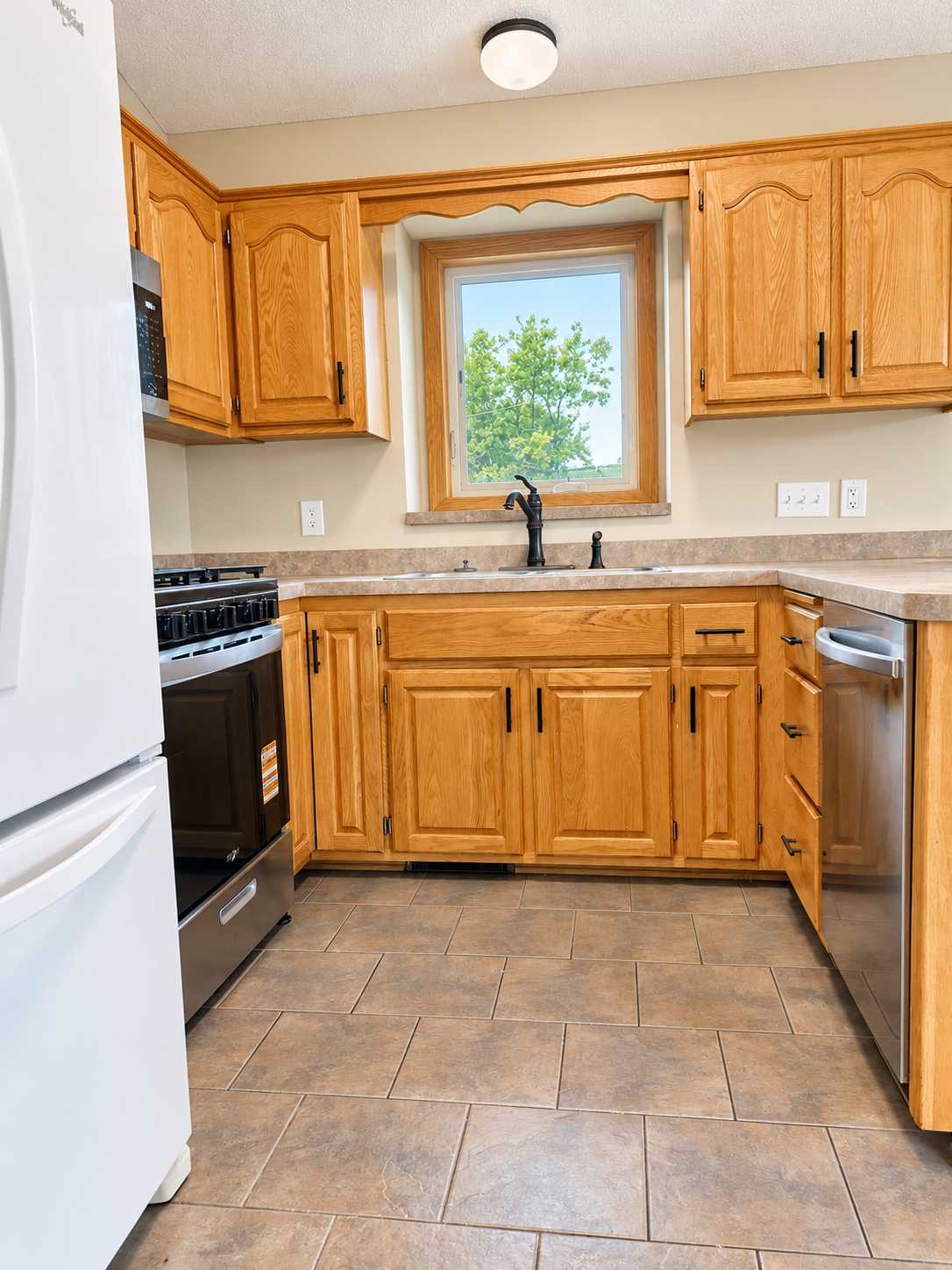 5 Elm ST, Lino Lakes, MN 55014