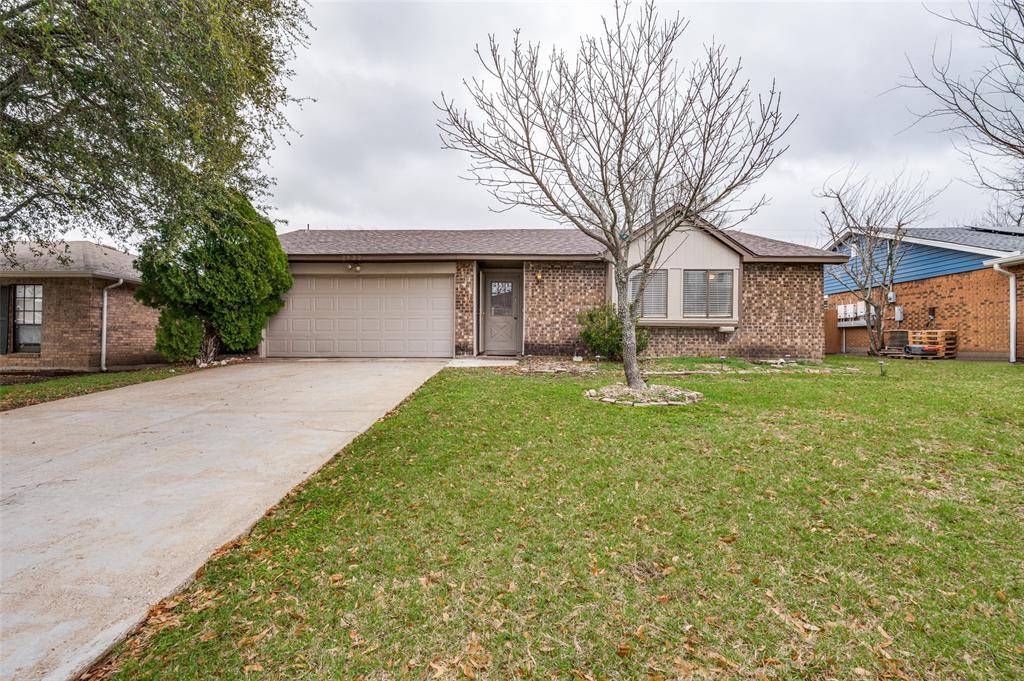 2922 E Pepperidge Drive, Lancaster, TX 75134