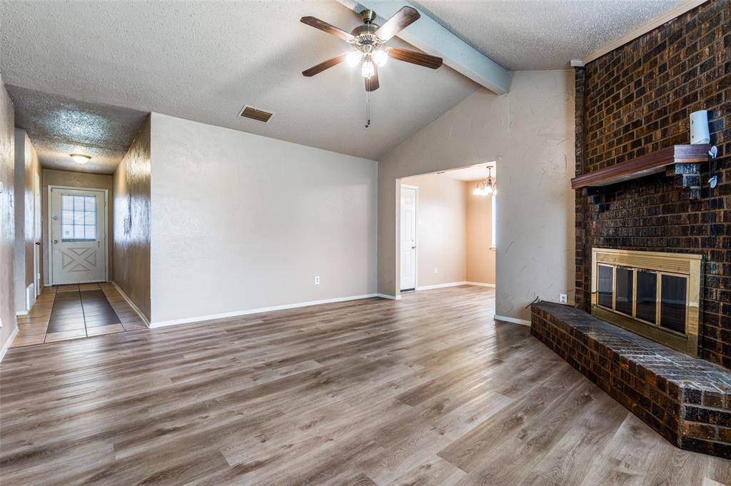 2922 E Pepperidge Drive, Lancaster, TX 75134