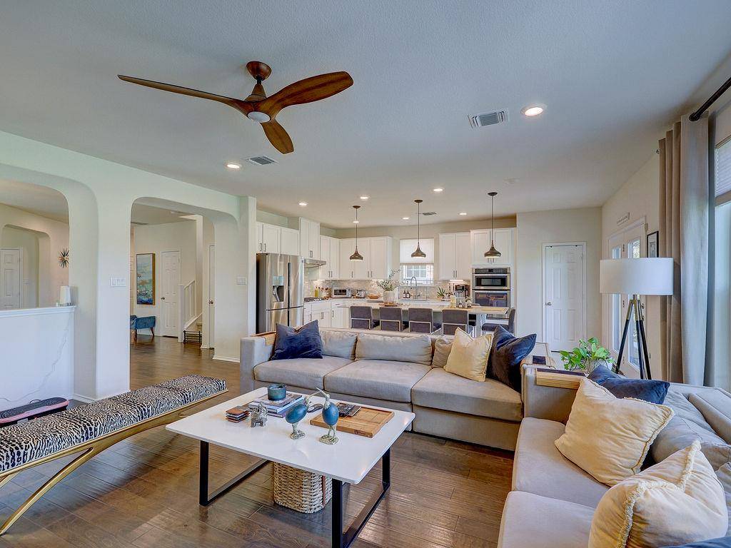302 Danish DR #13, Hutto, TX 78634