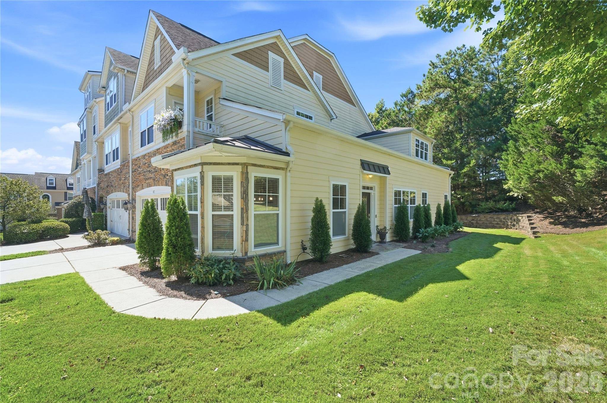 411 Halyard LN, Tega Cay, SC 29708