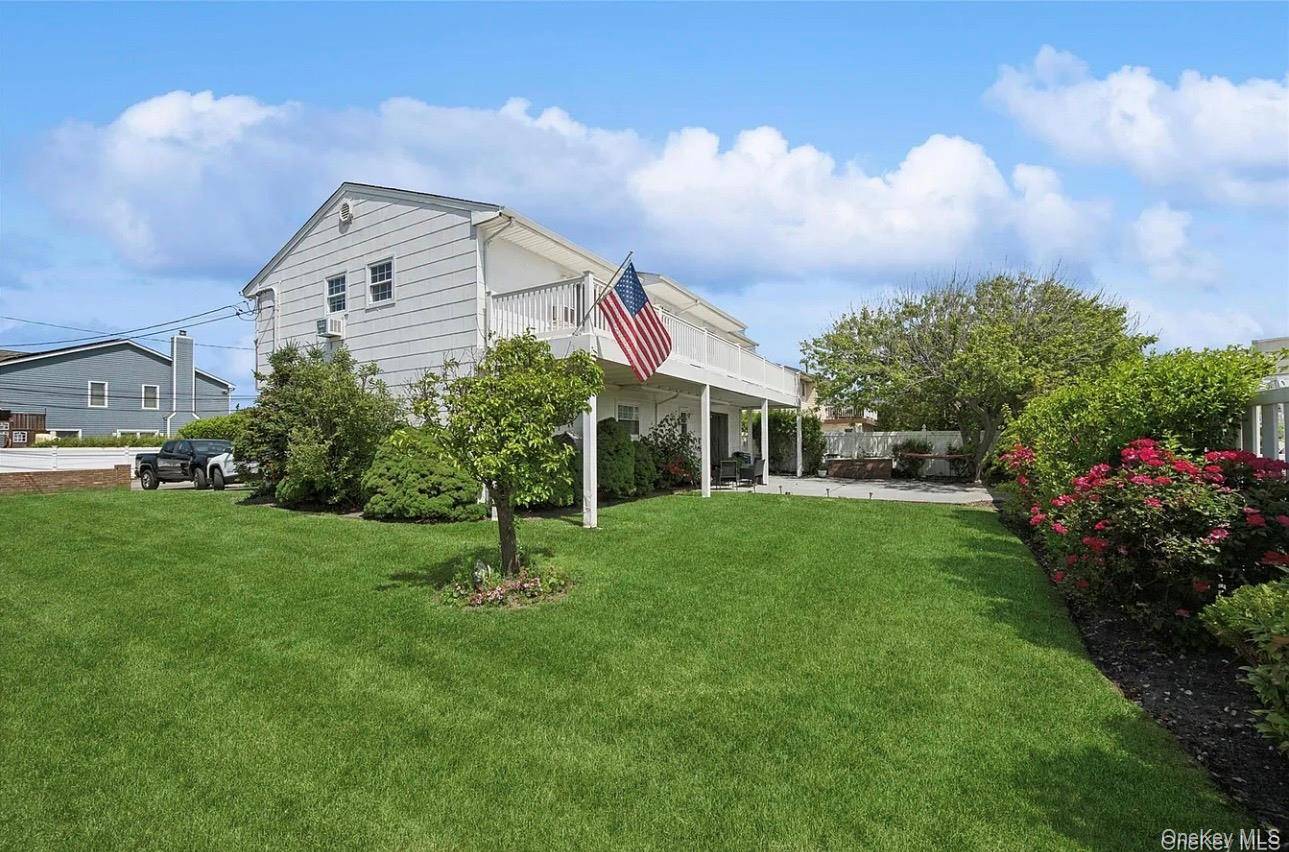 54 Acapulco ST, Atlantic Beach, NY 11509