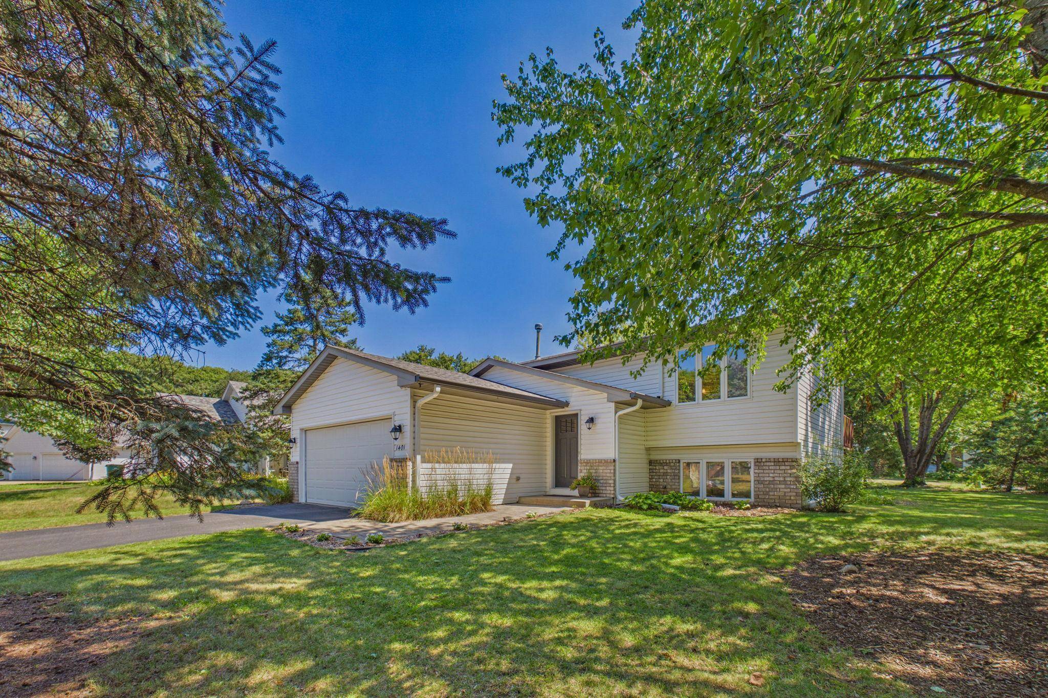 1401 Driving Park RD, Stillwater, MN 55082