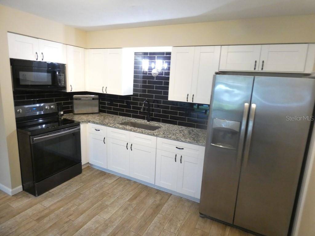 4322 TAHITIAN GARDENS CIR #B, Holiday, FL 34691