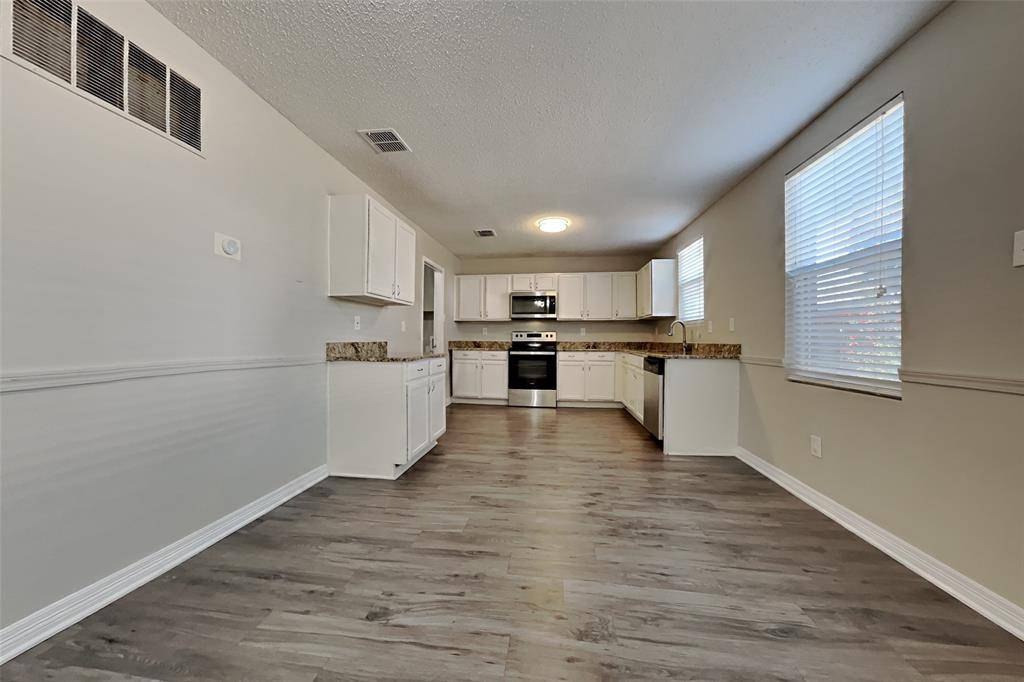 627 Almandora Drive, Arlington, TX 76002