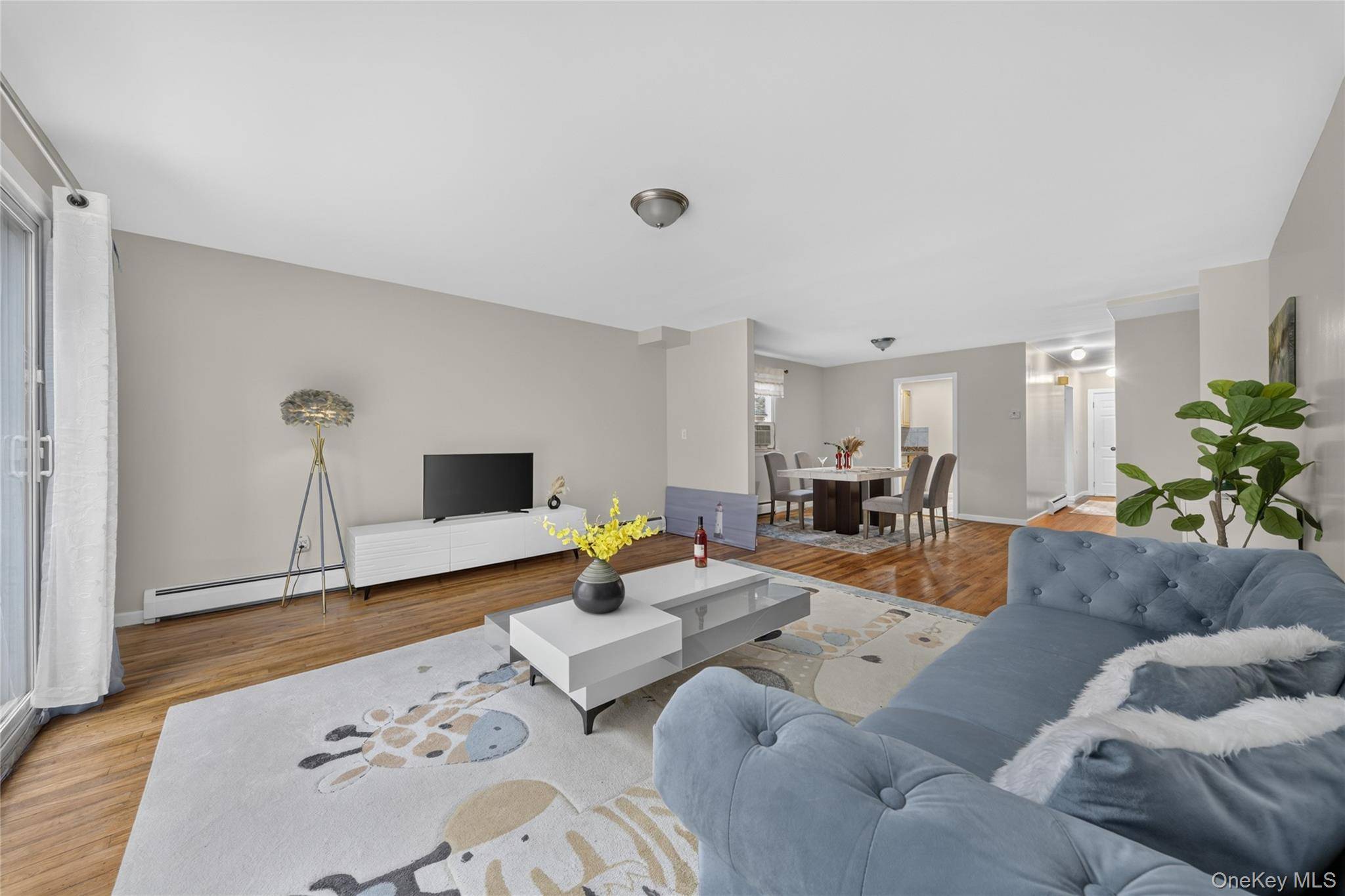 6722 Burns ST, Forest Hills, NY 11375