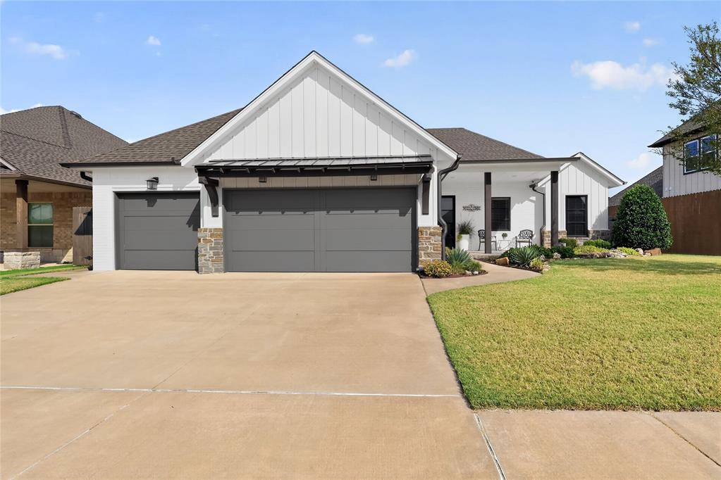 304 Bray LN, Yukon, OK 73099