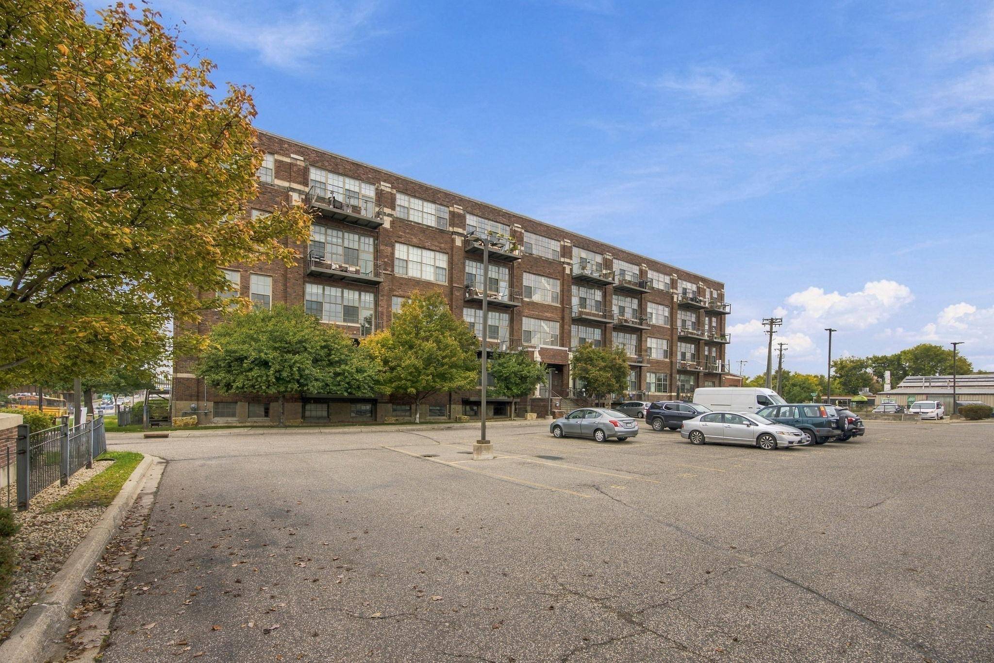 1901 E Hennepin AVE #303, Minneapolis, MN 55413