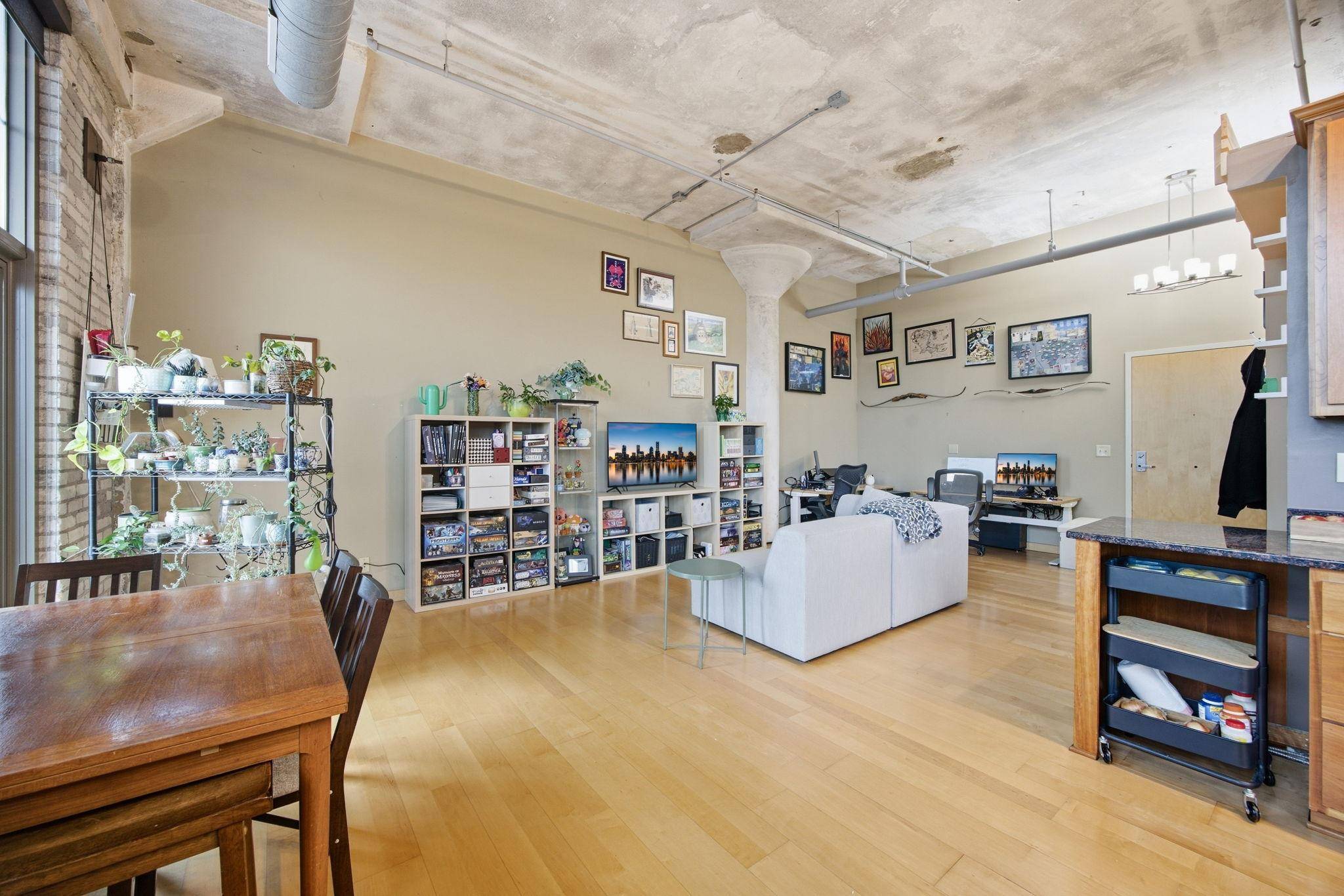 1901 E Hennepin AVE #303, Minneapolis, MN 55413