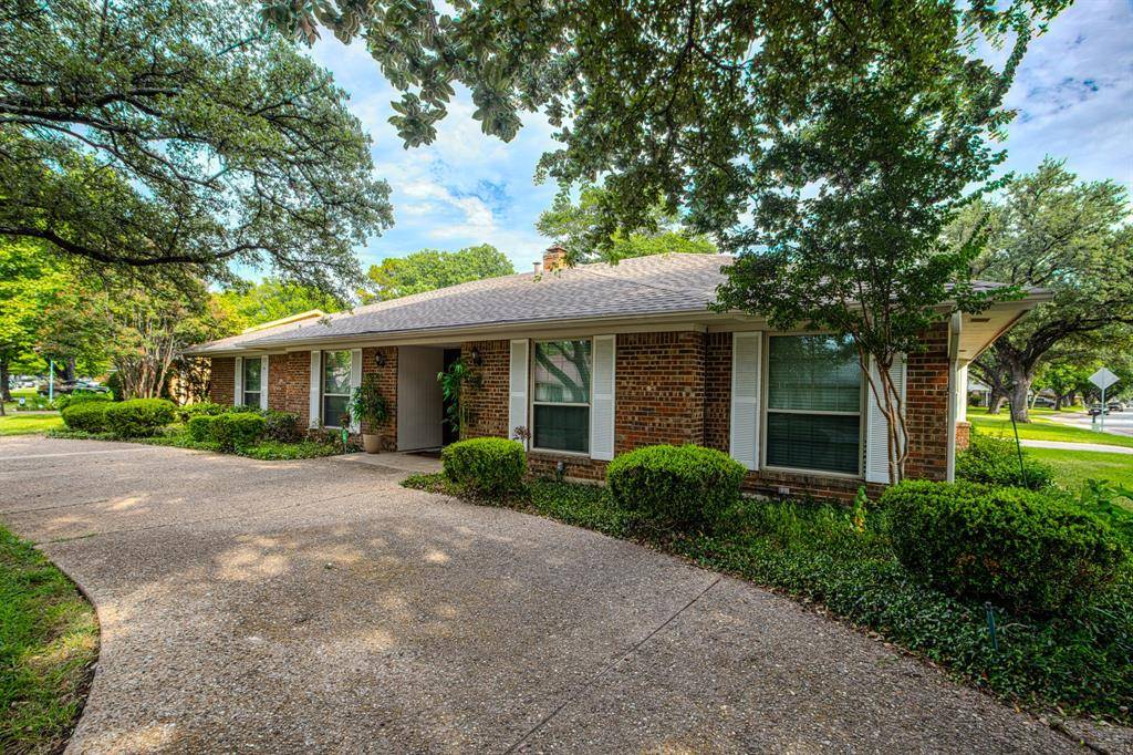 2110 Juanita Drive, Arlington, TX 76013