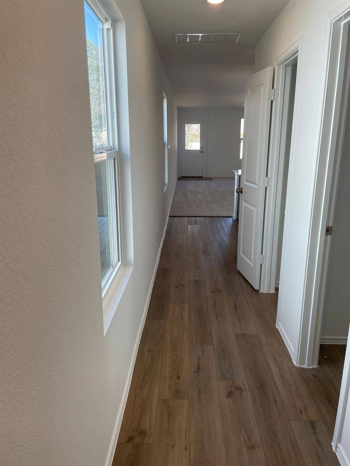 49 Trinity CIR, Lockhart, TX 78644