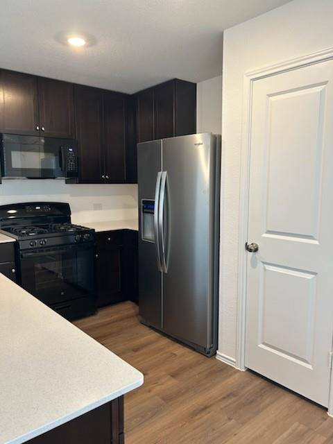 49 Trinity CIR, Lockhart, TX 78644