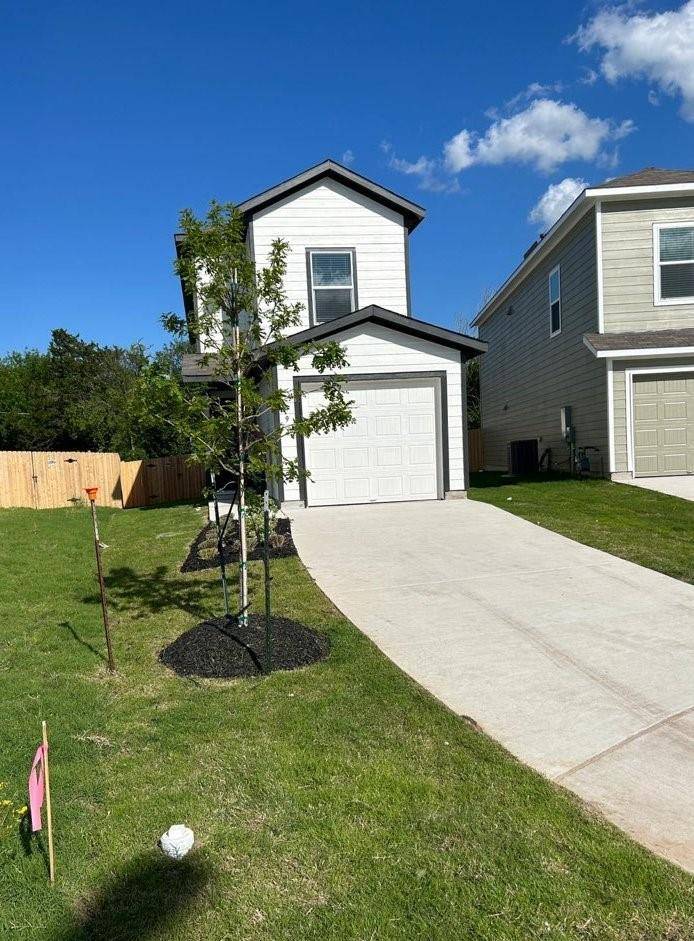 49 Trinity CIR, Lockhart, TX 78644