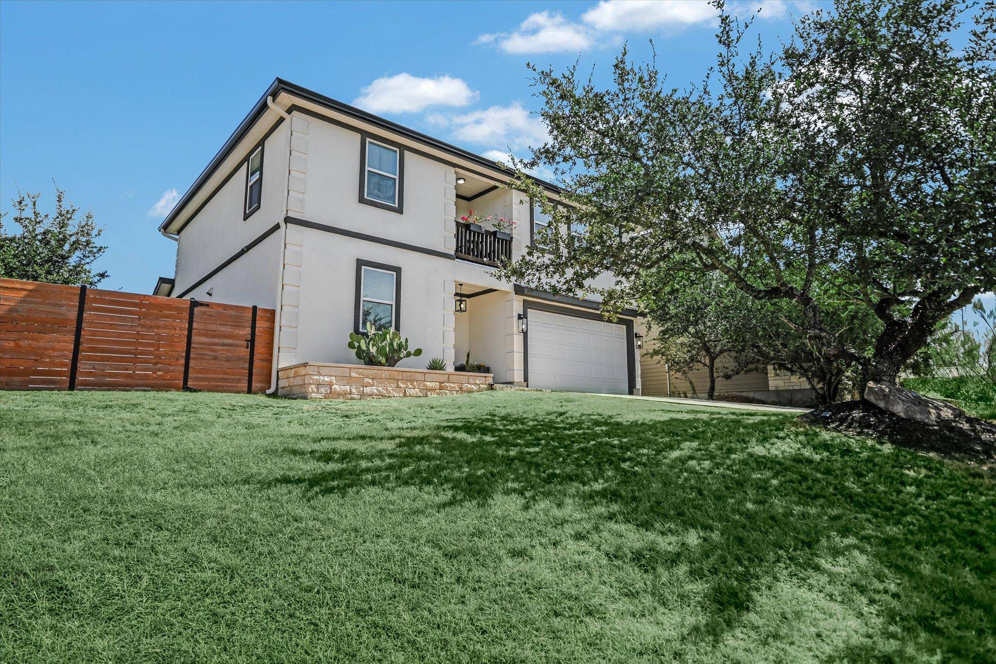17504 Panorama DR, Dripping Springs, TX 78620