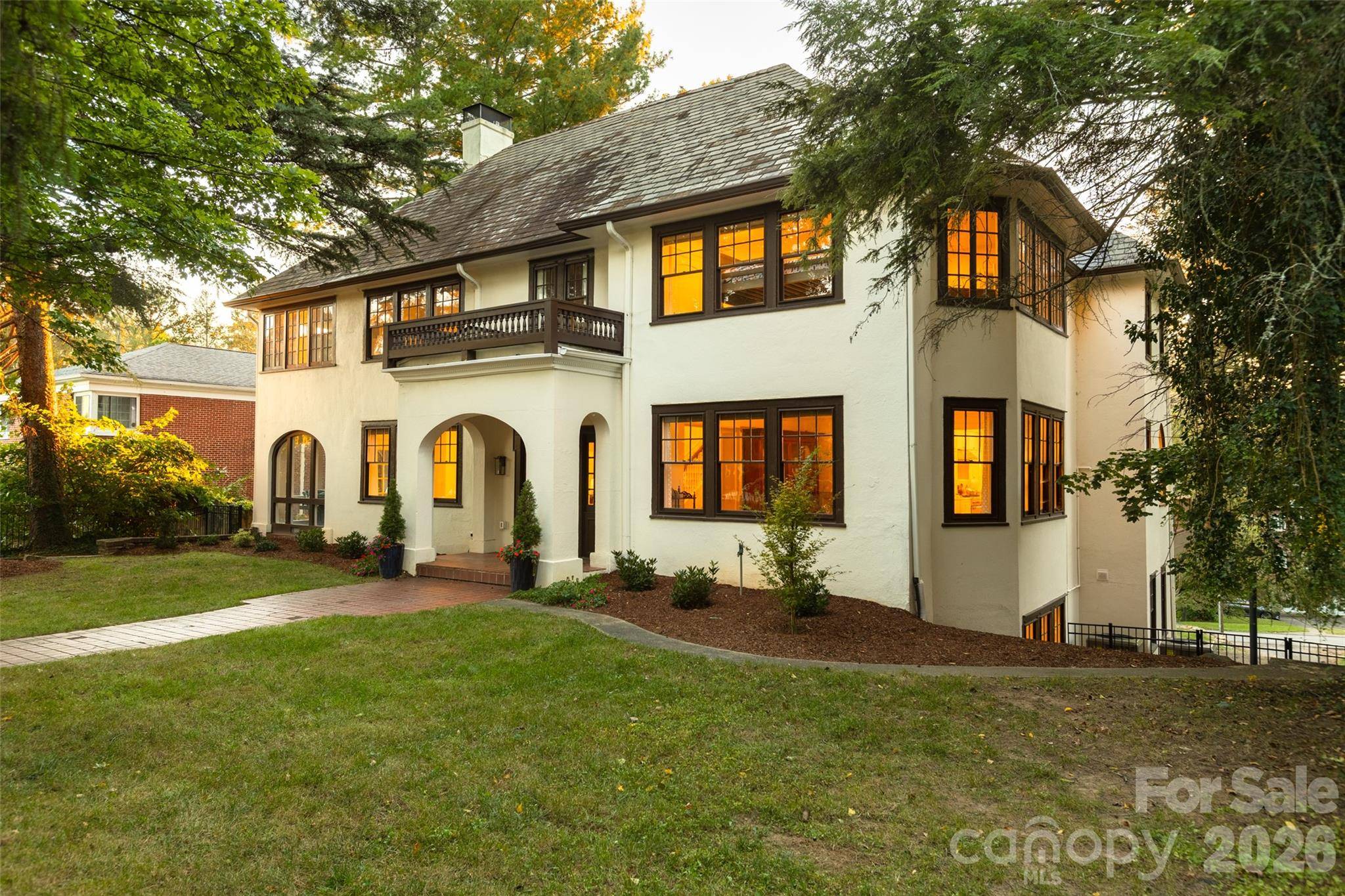 200 Kimberly AVE, Asheville, NC 28804