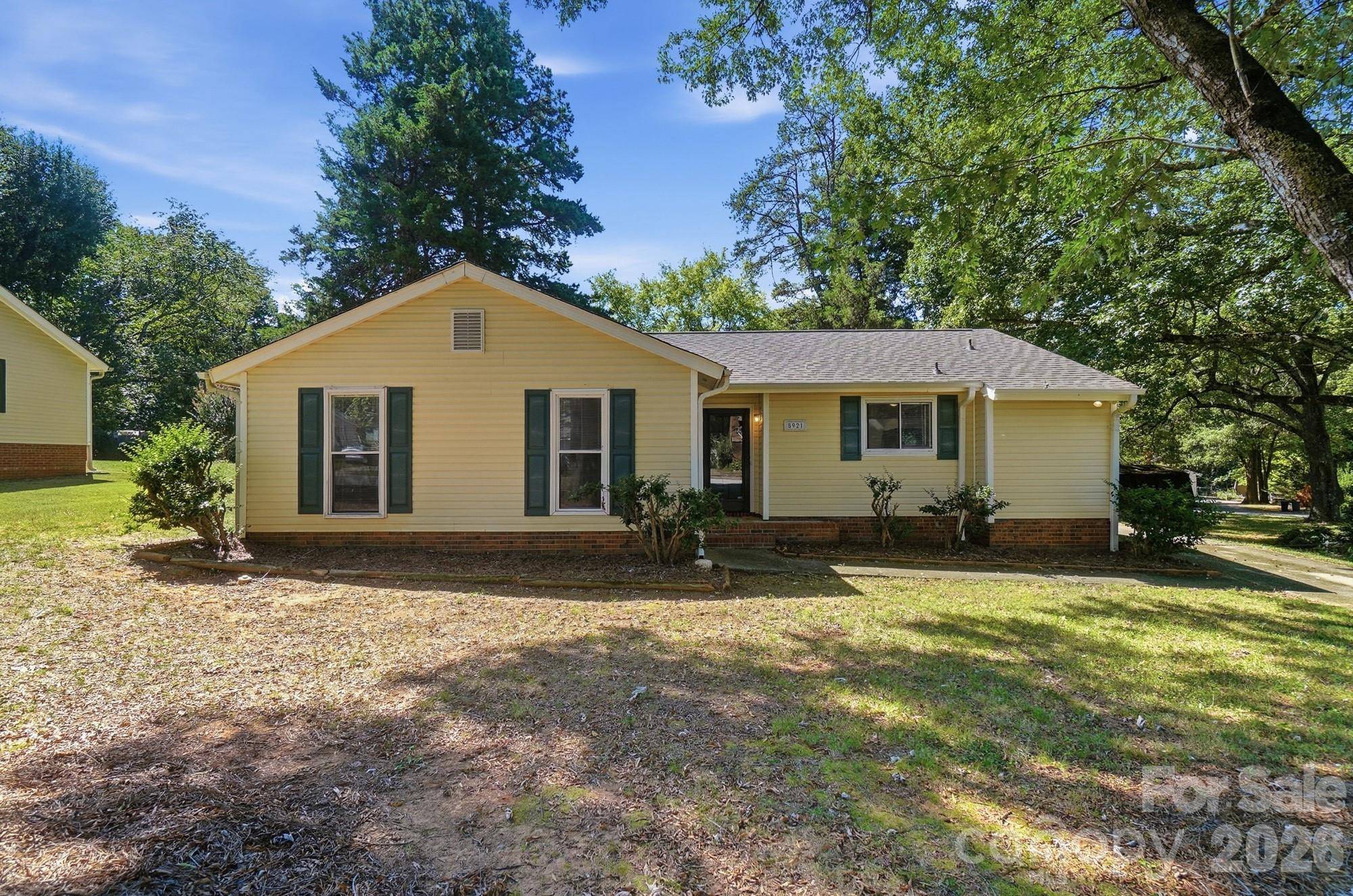 5921 Falstaff DR, Charlotte, NC 28227