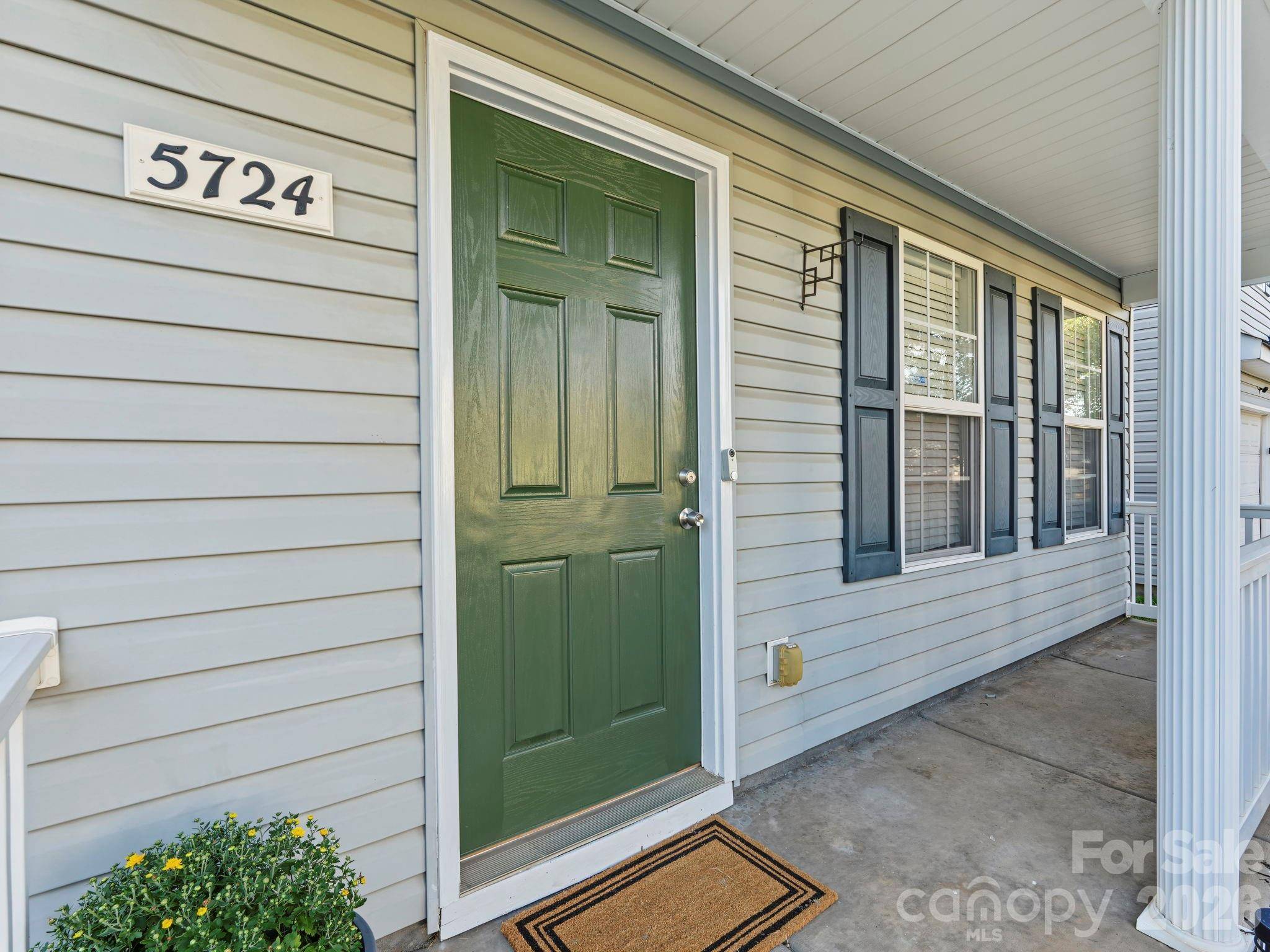 5724 Henderson Oaks DR, Charlotte, NC 28269