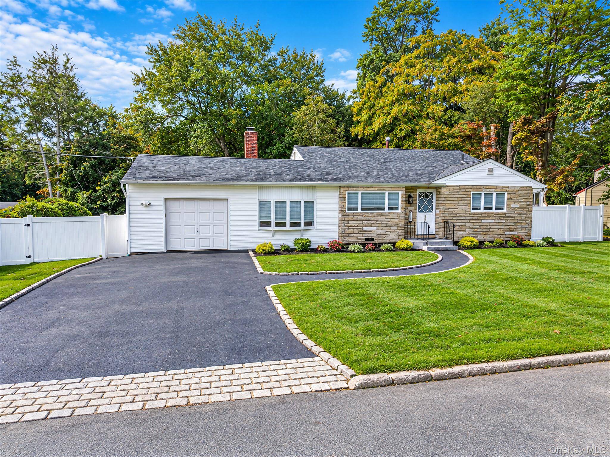 260 W 24th ST, Deer Park, NY 11729