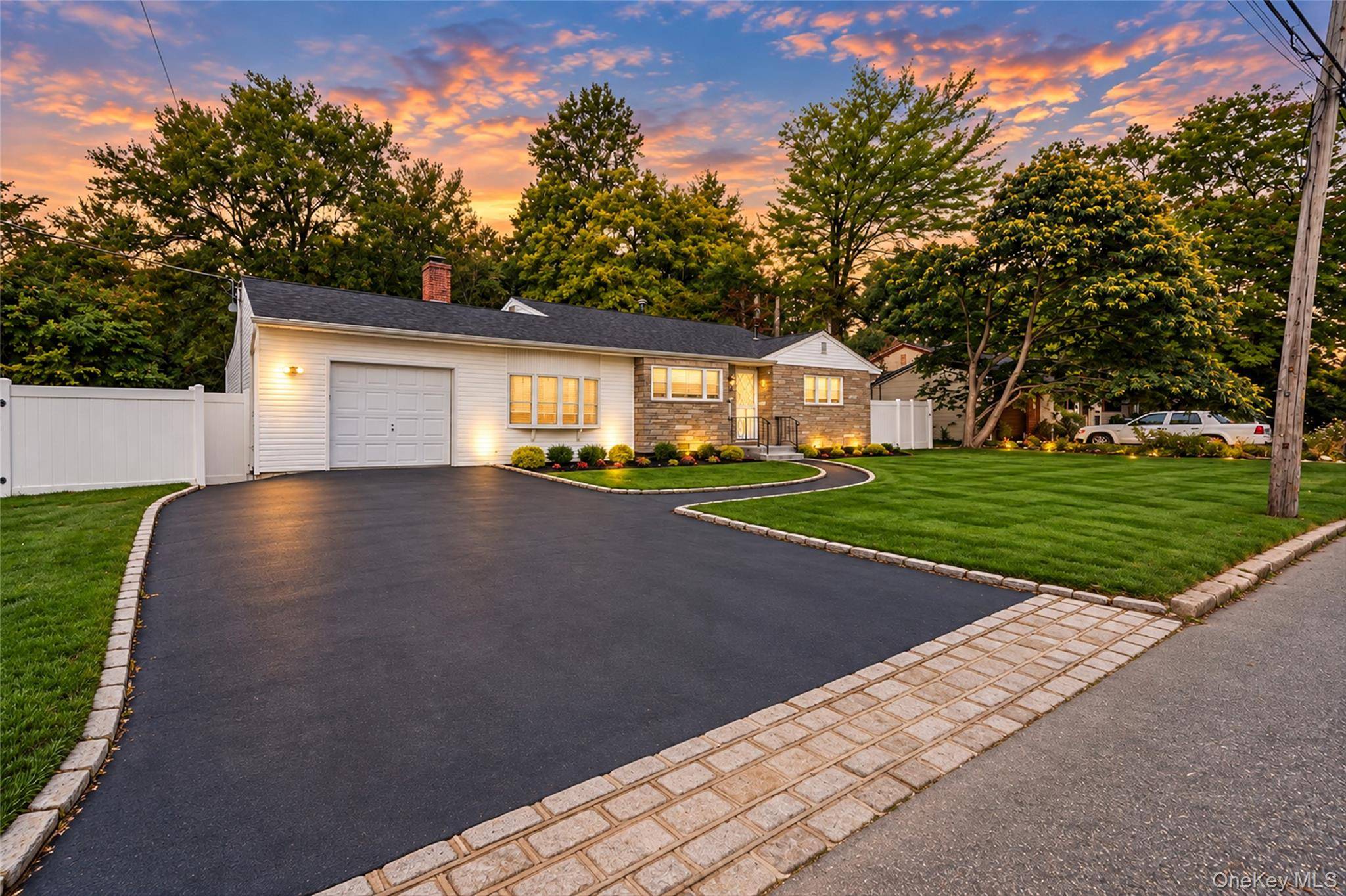 260 W 24th ST, Deer Park, NY 11729