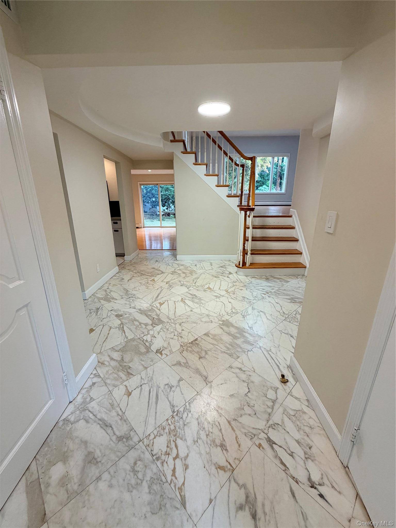 8 SAGAMORE WAY, Jericho, NY 11753