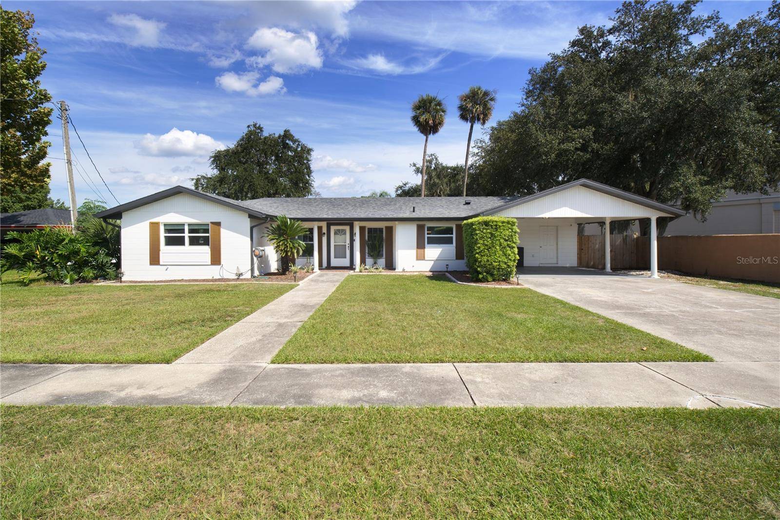 920 ORANGE AVE, Tavares, FL 32778