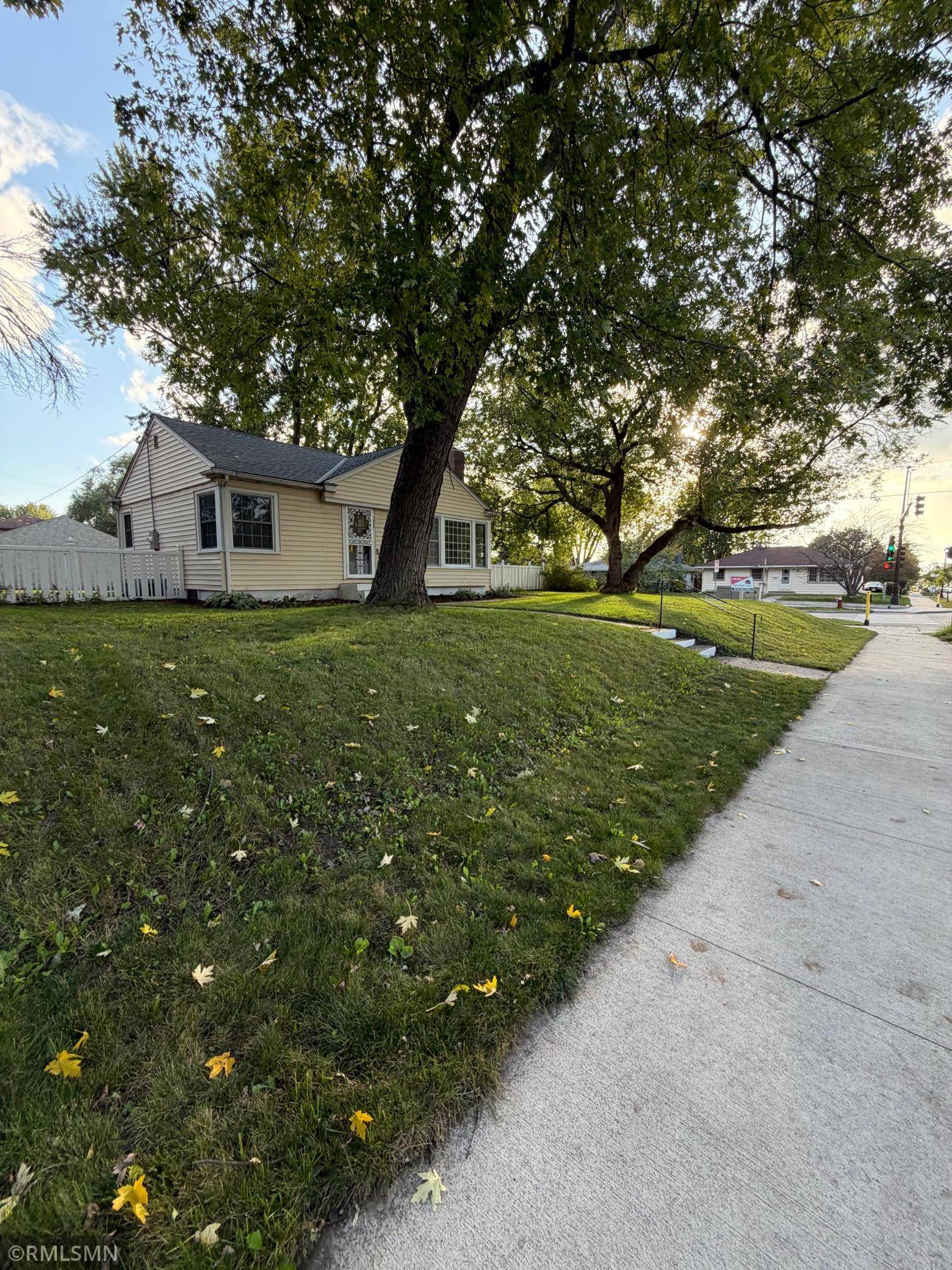 1600 37th AVE NE, Minneapolis, MN 55421