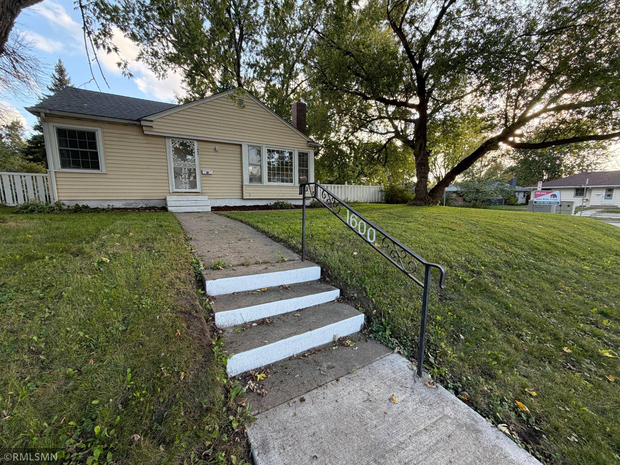 1600 37th AVE NE, Minneapolis, MN 55421