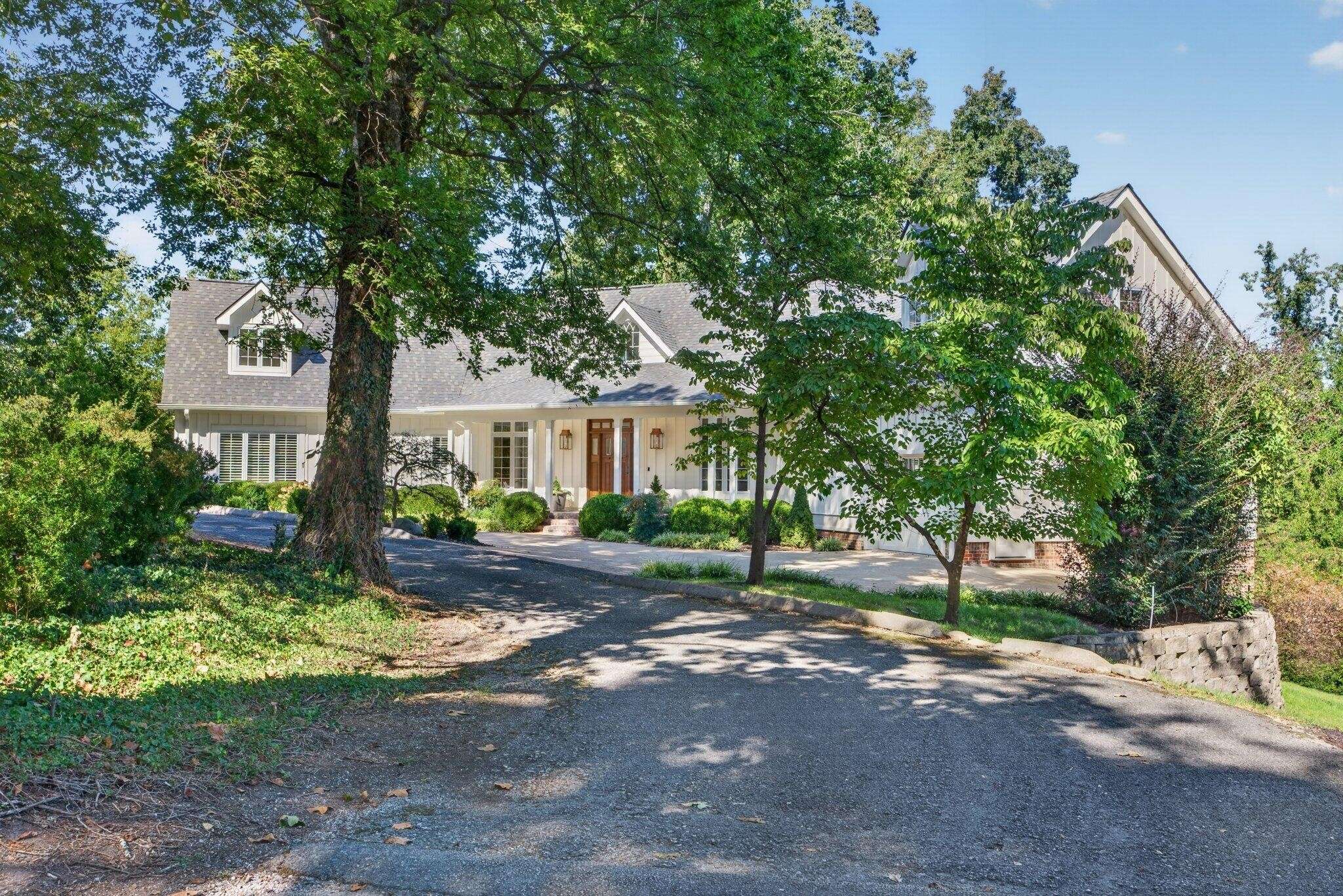 1117 Winding Oaks Way, Chattanooga, TN 37405