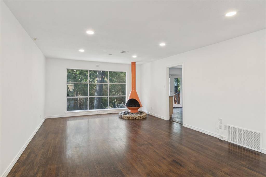 8059 Claremont Drive, Dallas, TX 75228