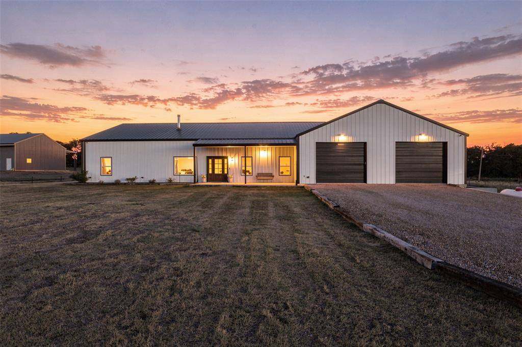 208 Chicken Field Road, Whitewright, TX 75491