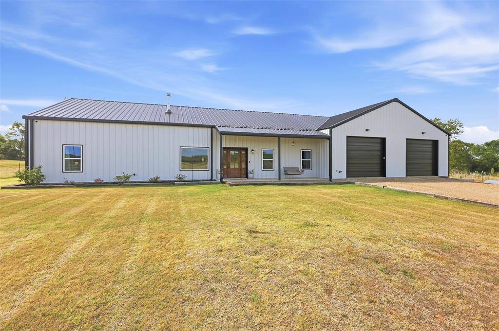 208 Chicken Field Road, Whitewright, TX 75491