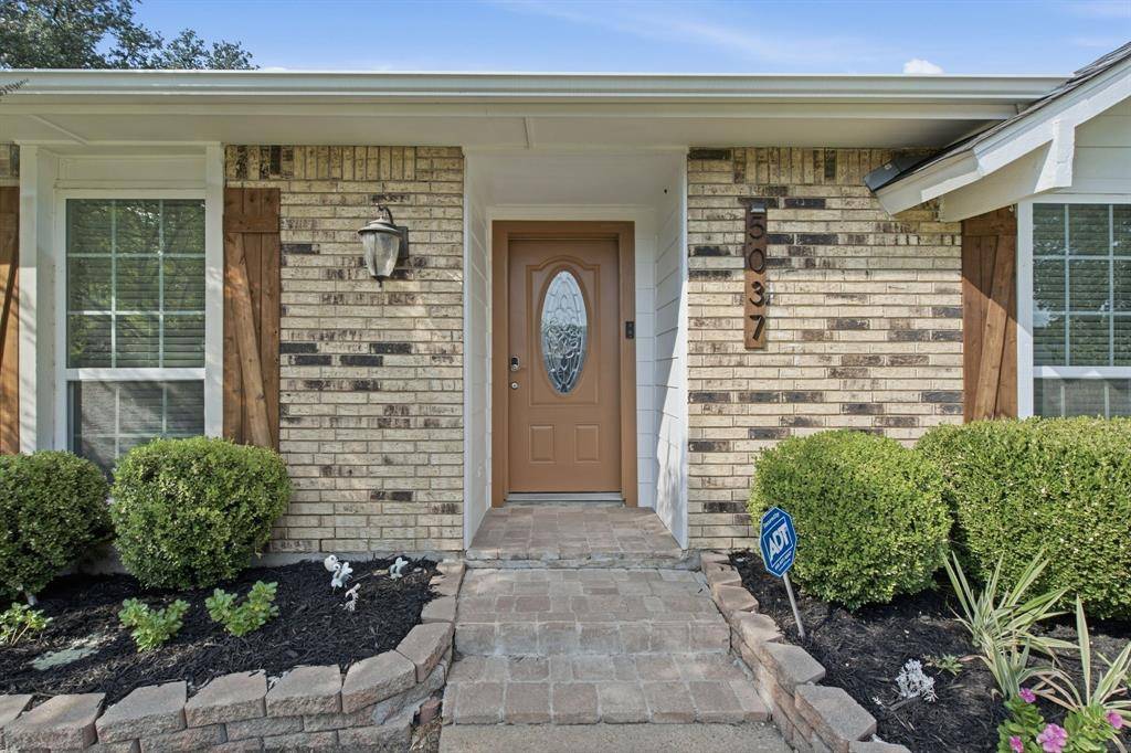 5037 Blue Glen Drive, The Colony, TX 75056