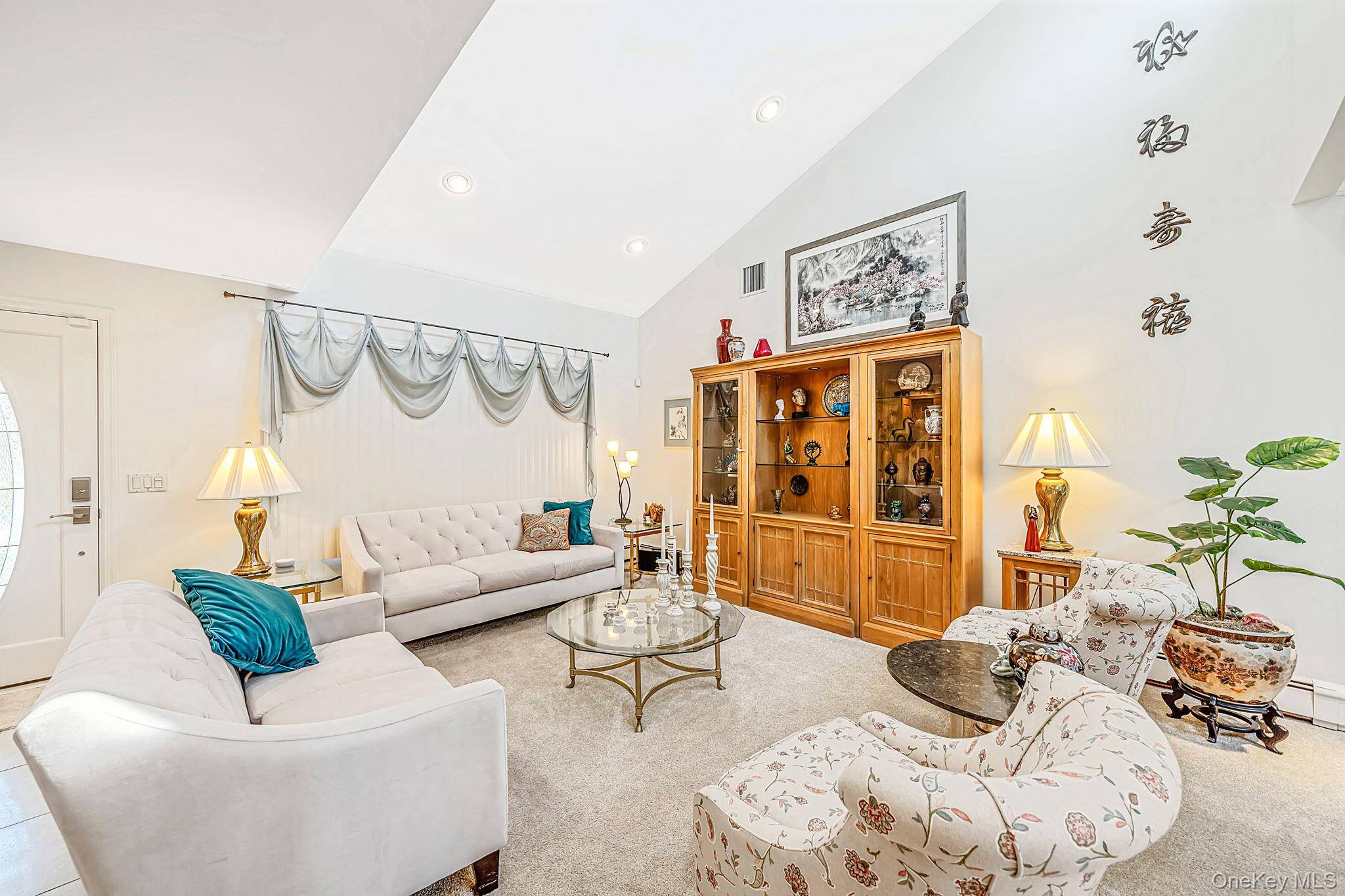 1524 N Monroe AVE, West Islip, NY 11795