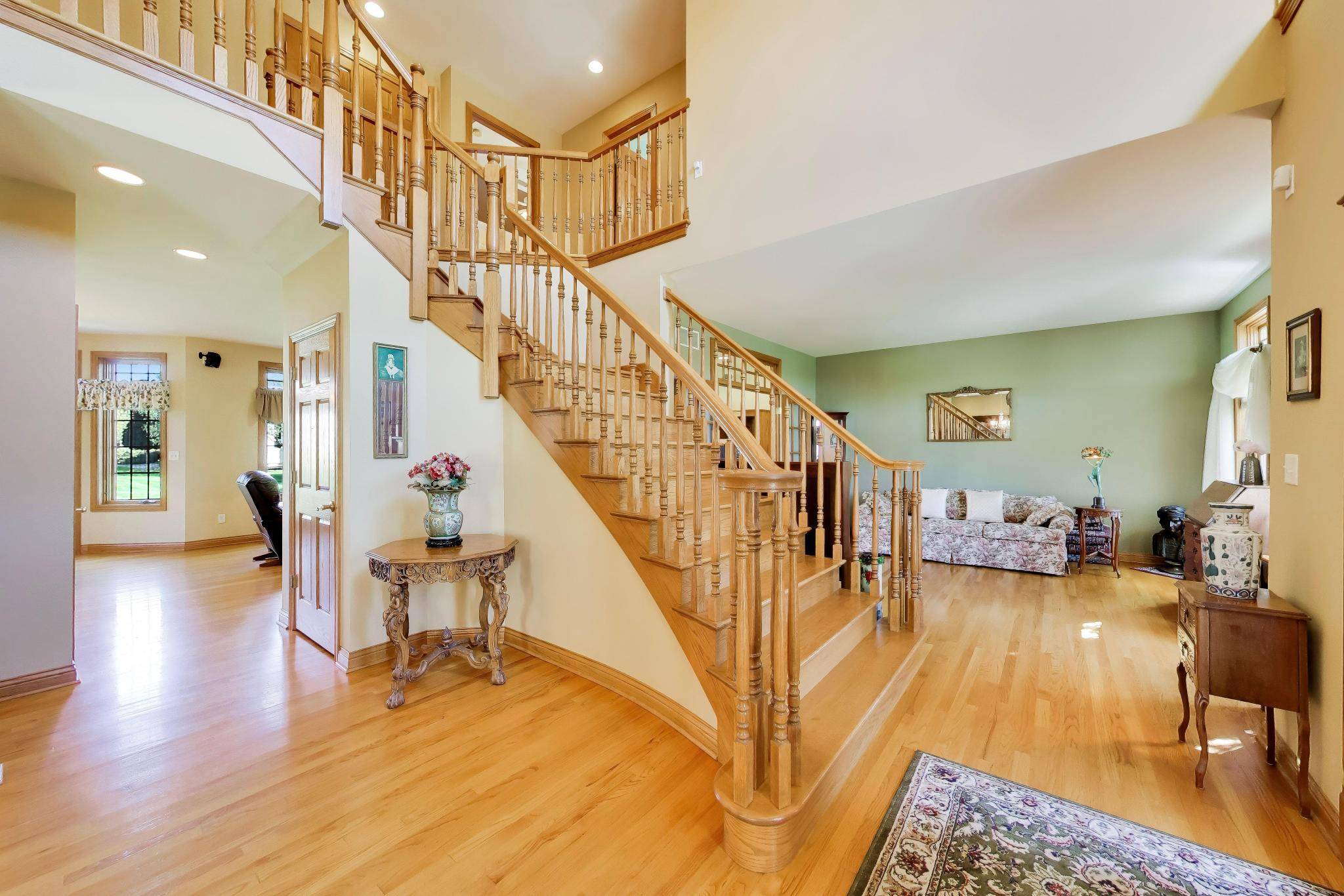 1933 Rosewood Court, Munster, IN 46321