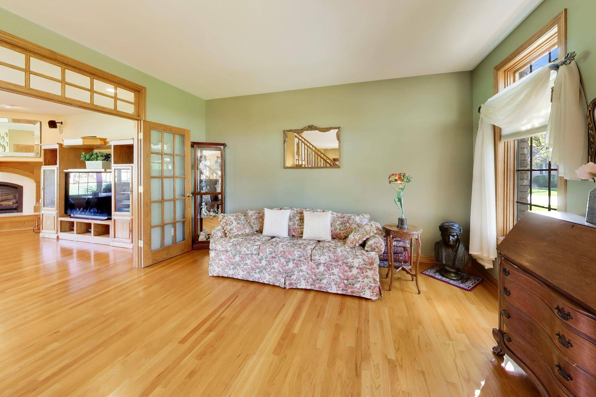 1933 Rosewood Court, Munster, IN 46321