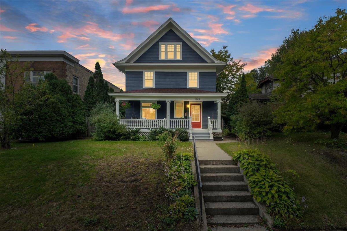 1122 Ashland AVE, Saint Paul, MN 55104