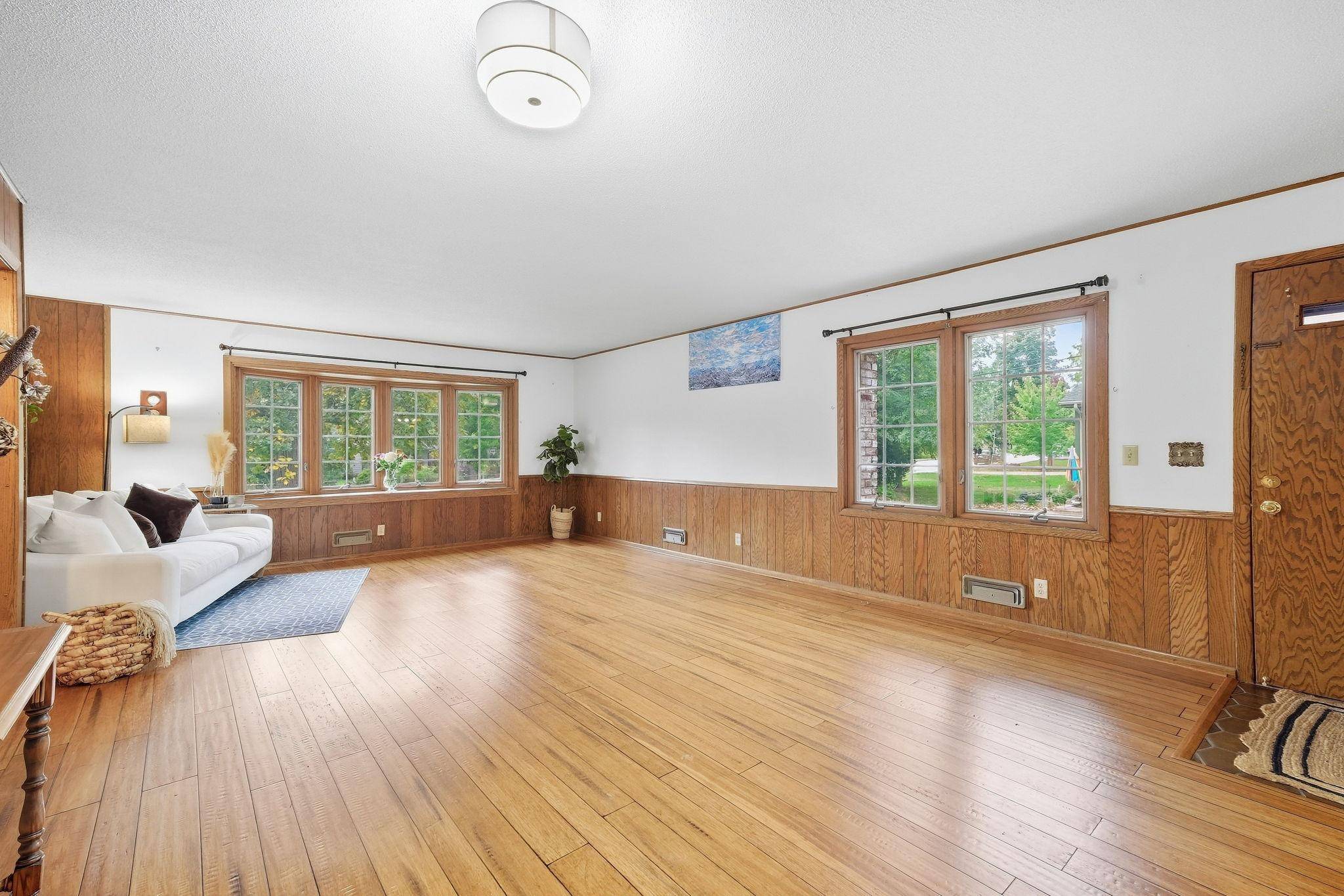 1436 E Old Shakopee RD, Bloomington, MN 55425