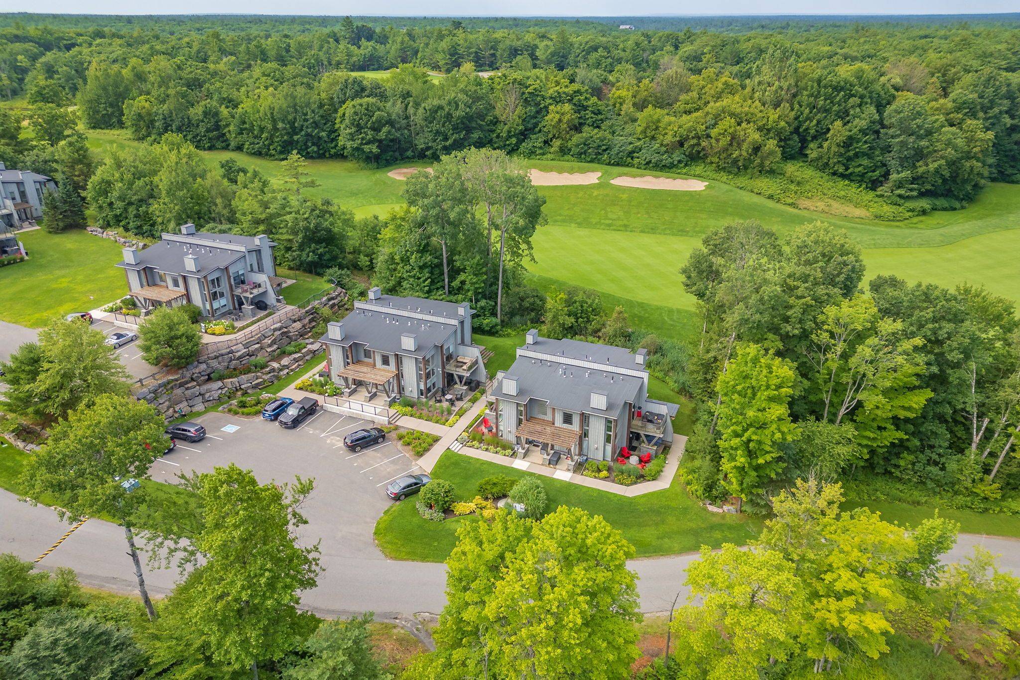 10 Carrick TRL, Gravenhurst, ON P1P 0A6
