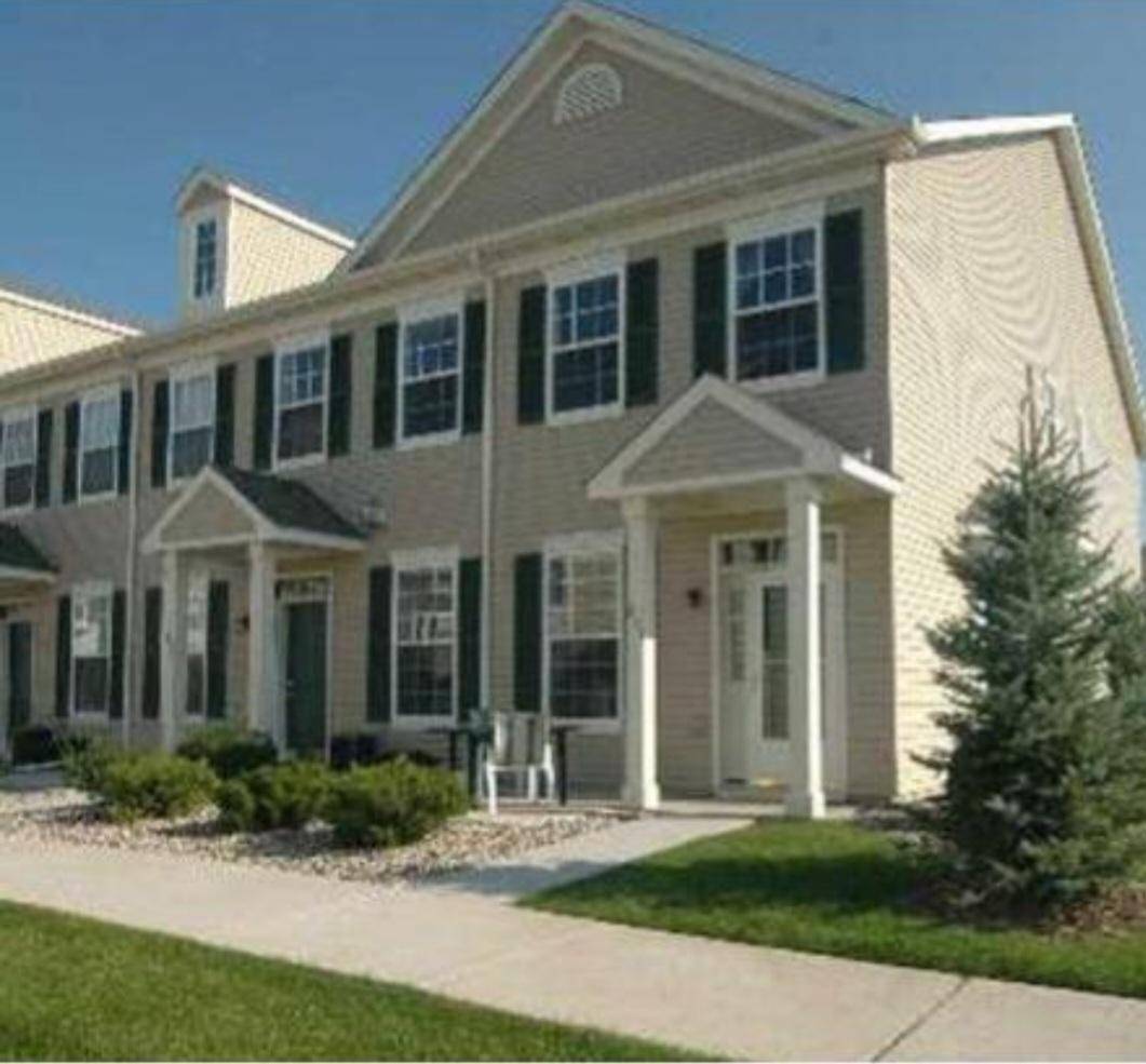1683 Liberty CIR, Shakopee, MN 55379