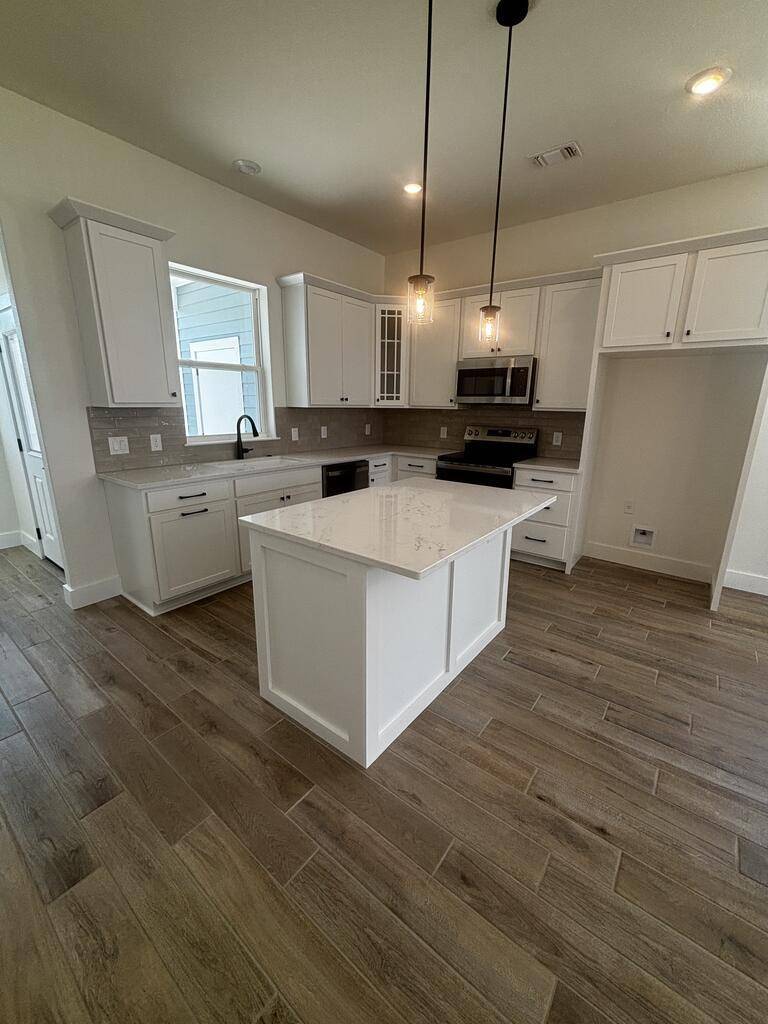 802 S Creek ST #103, Fredericksburg, TX 78624
